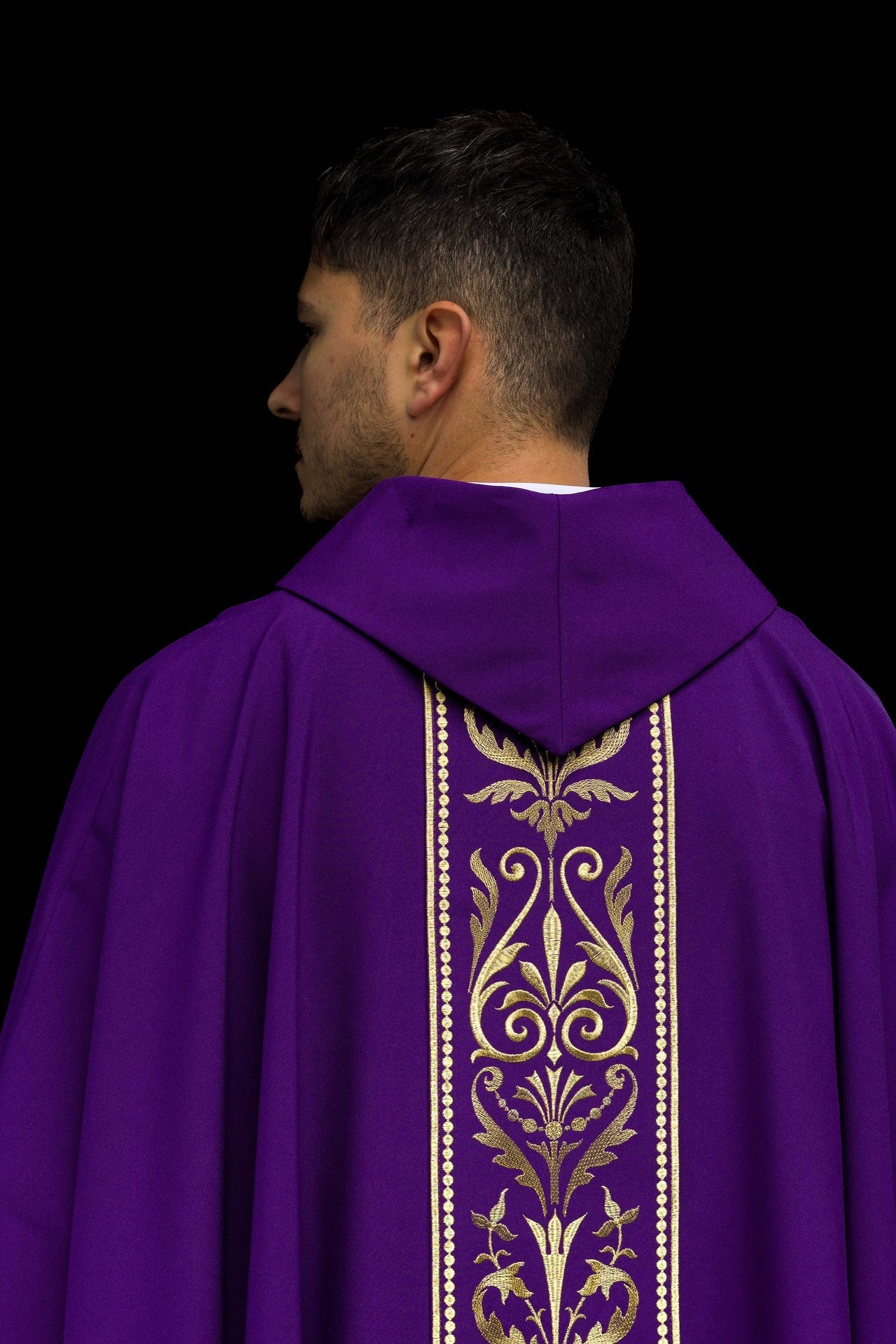 Ornat Fioletowy Liturgiczny ze Złotym Pasem Haftowanym - Alba.pl - alba.pl