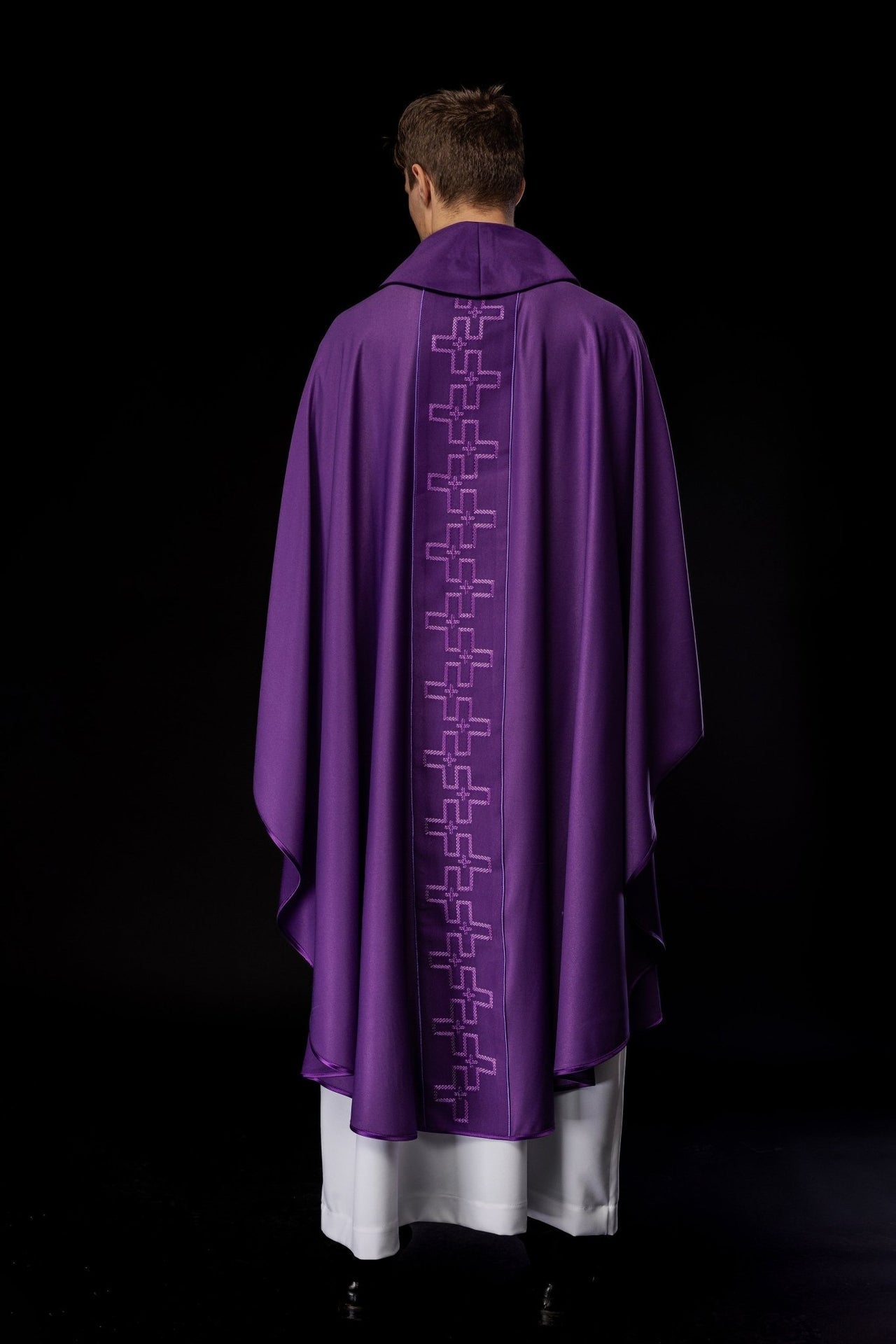 Ornat Fioletowy z Haftem Krzyży - Elegancki Strój Liturgiczny - alba.pl