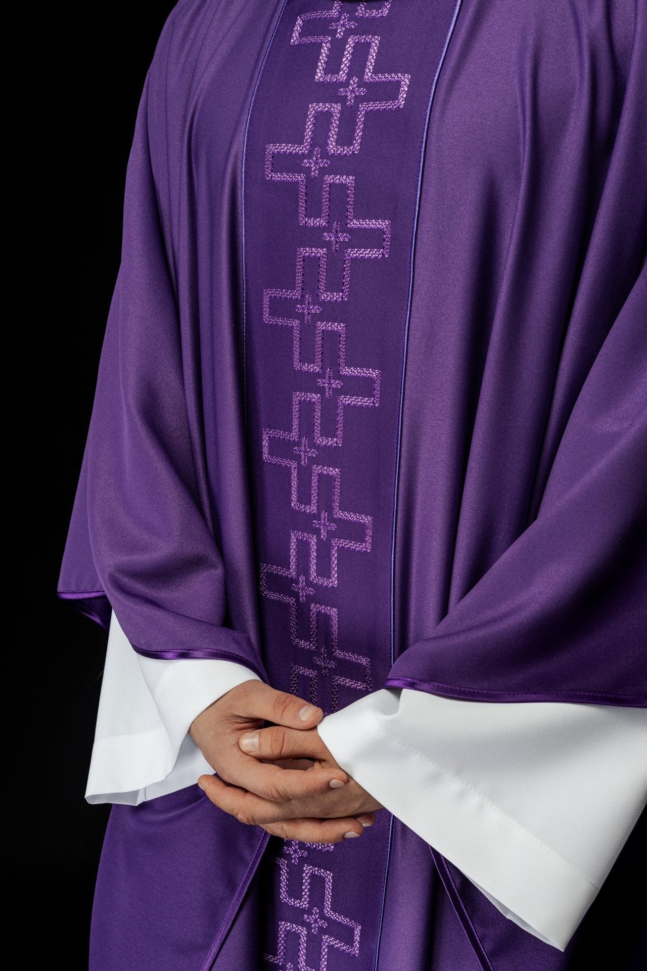 Ornat Fioletowy z Haftem Krzyży - Elegancki Strój Liturgiczny - alba.pl