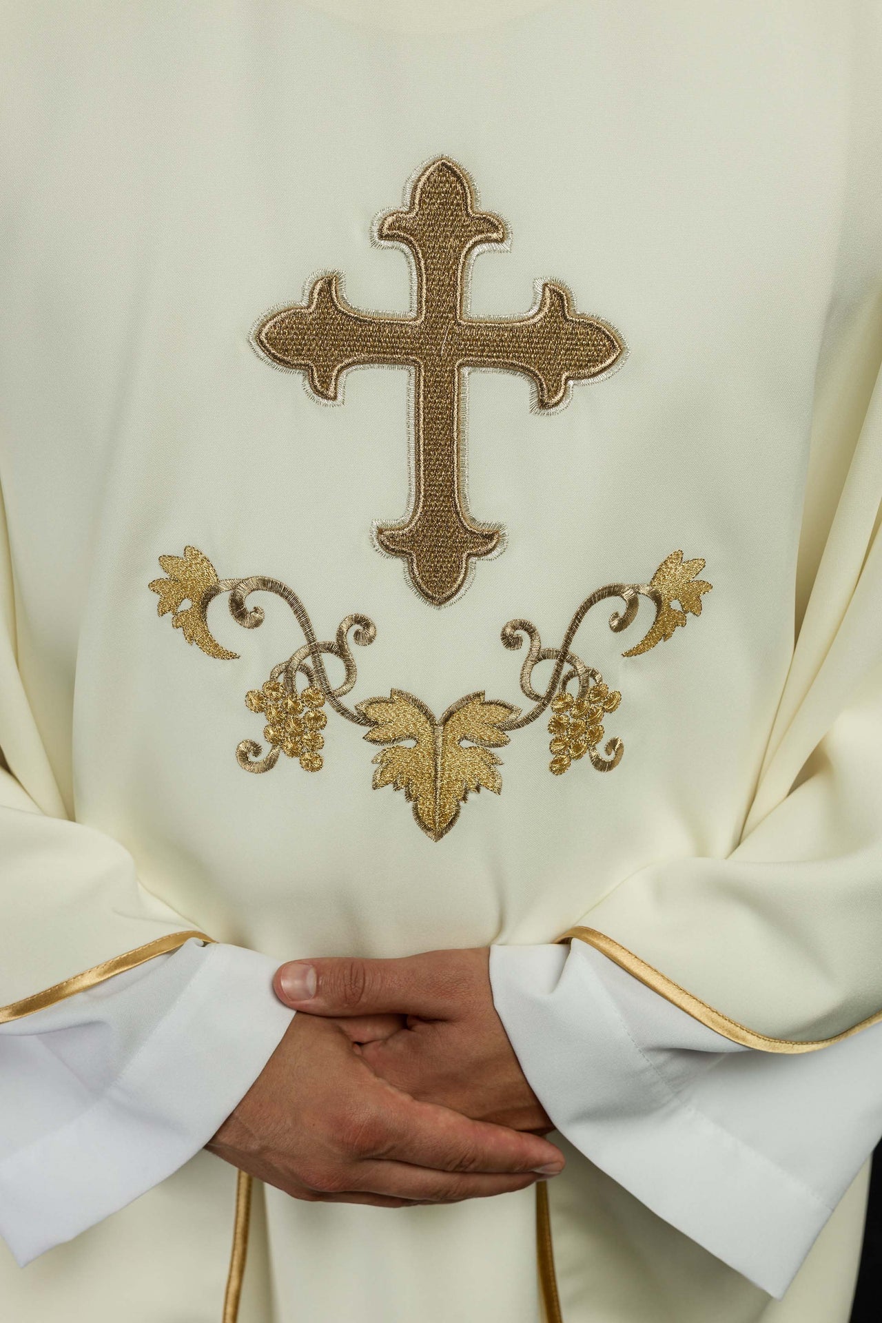 Ornat Haftowany Krzyż z Kołnierzem Ecru - Liturgiczny Elegancja - alba.pl