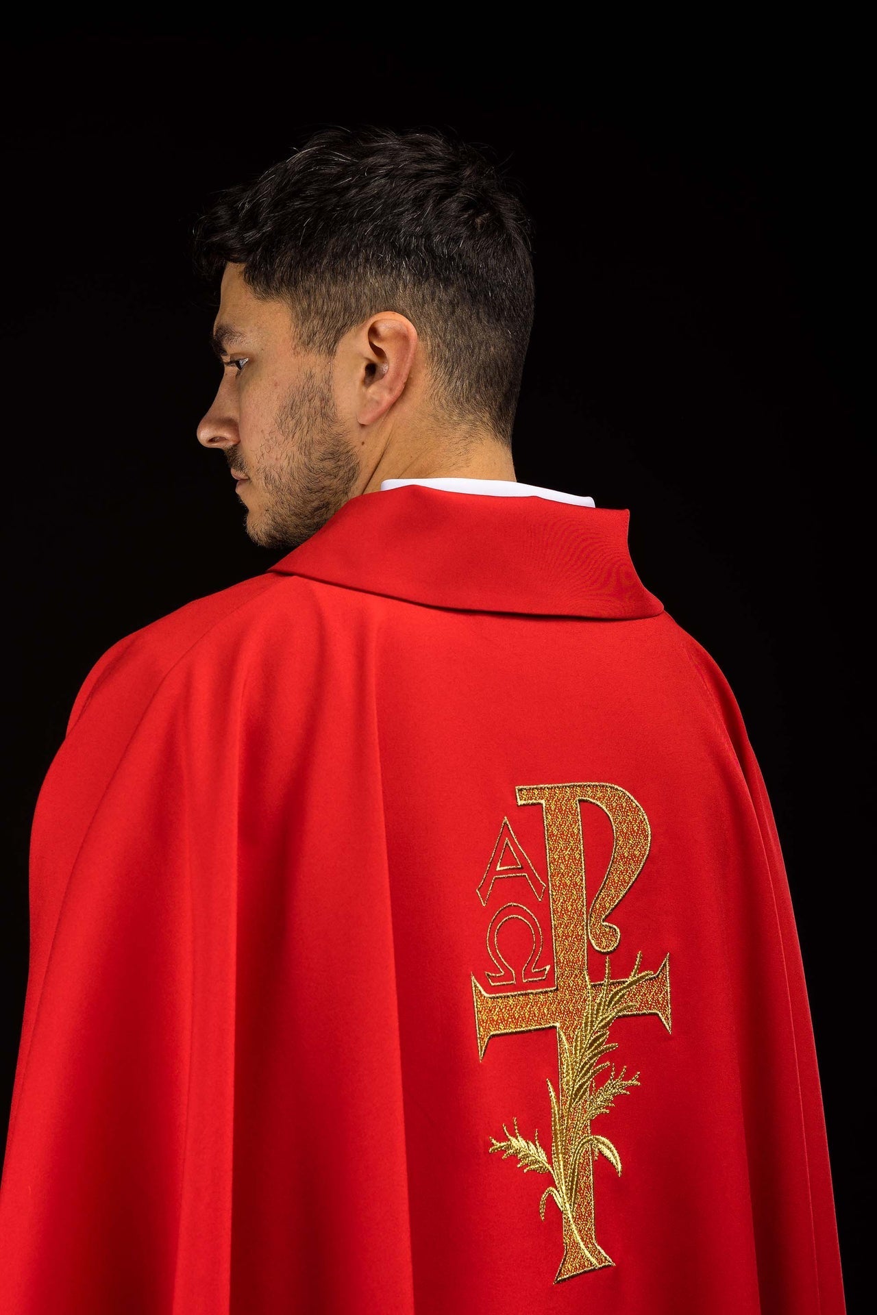 Ornat Liturgiczny Czerwony Alfa i Omega Szeroki Kołnierz - alba.pl