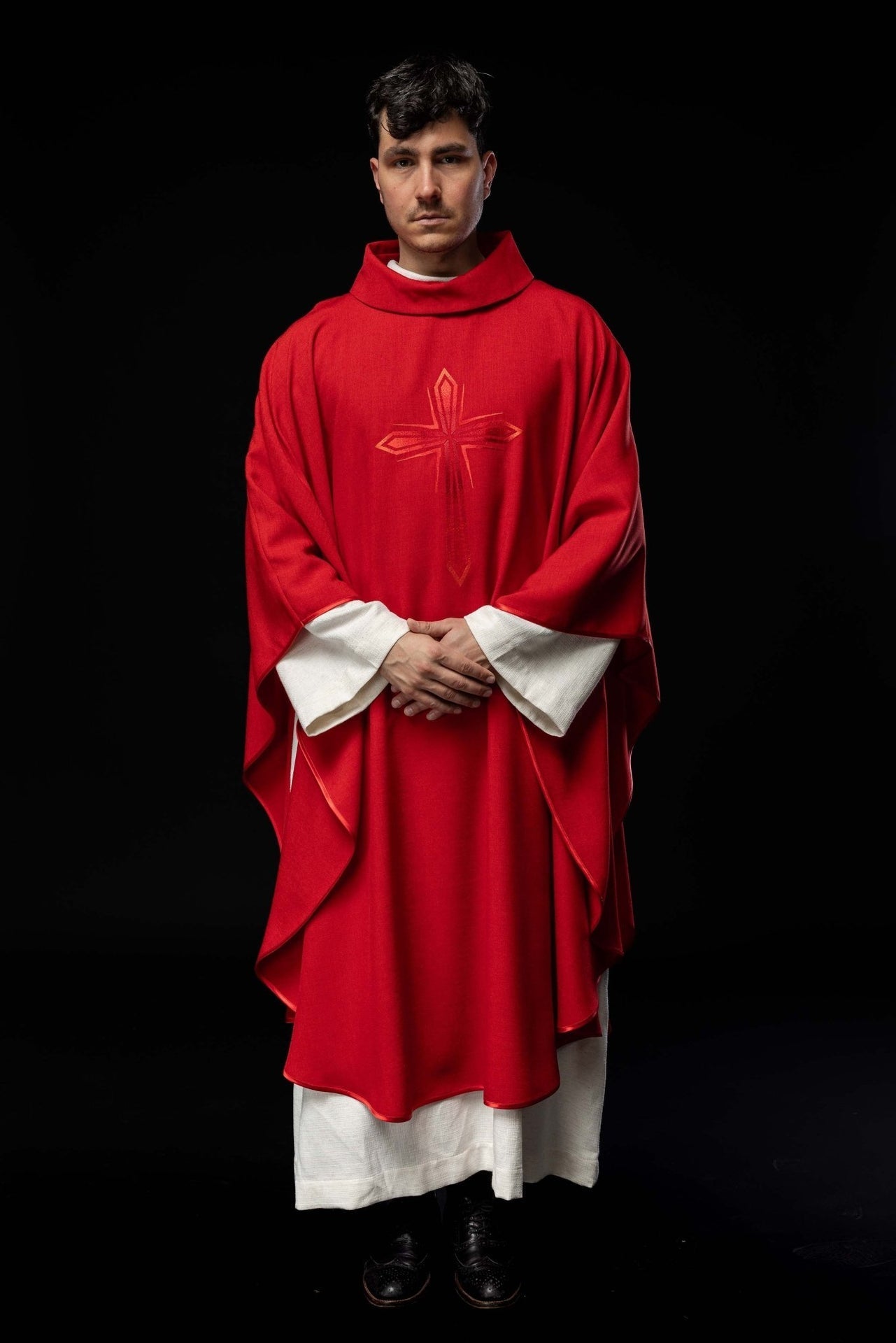 Ornat Liturgiczny Czerwony Haftowany Krzyżem - Alba Tradycja - alba.pl