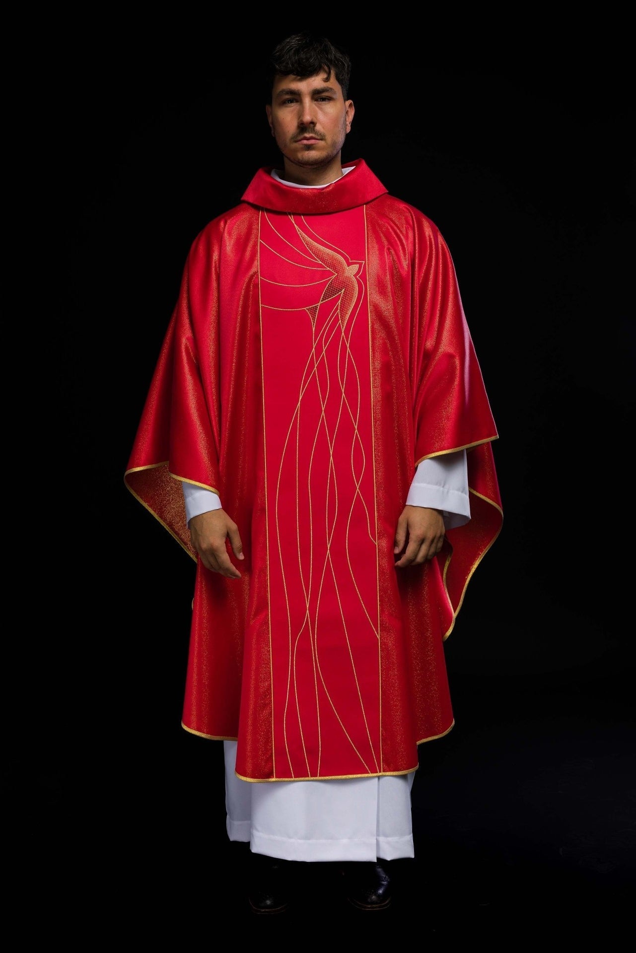 Ornat Liturgiczny Czerwony z Haftem Ducha Świętego - Elegancki i Bogaty - alba.pl