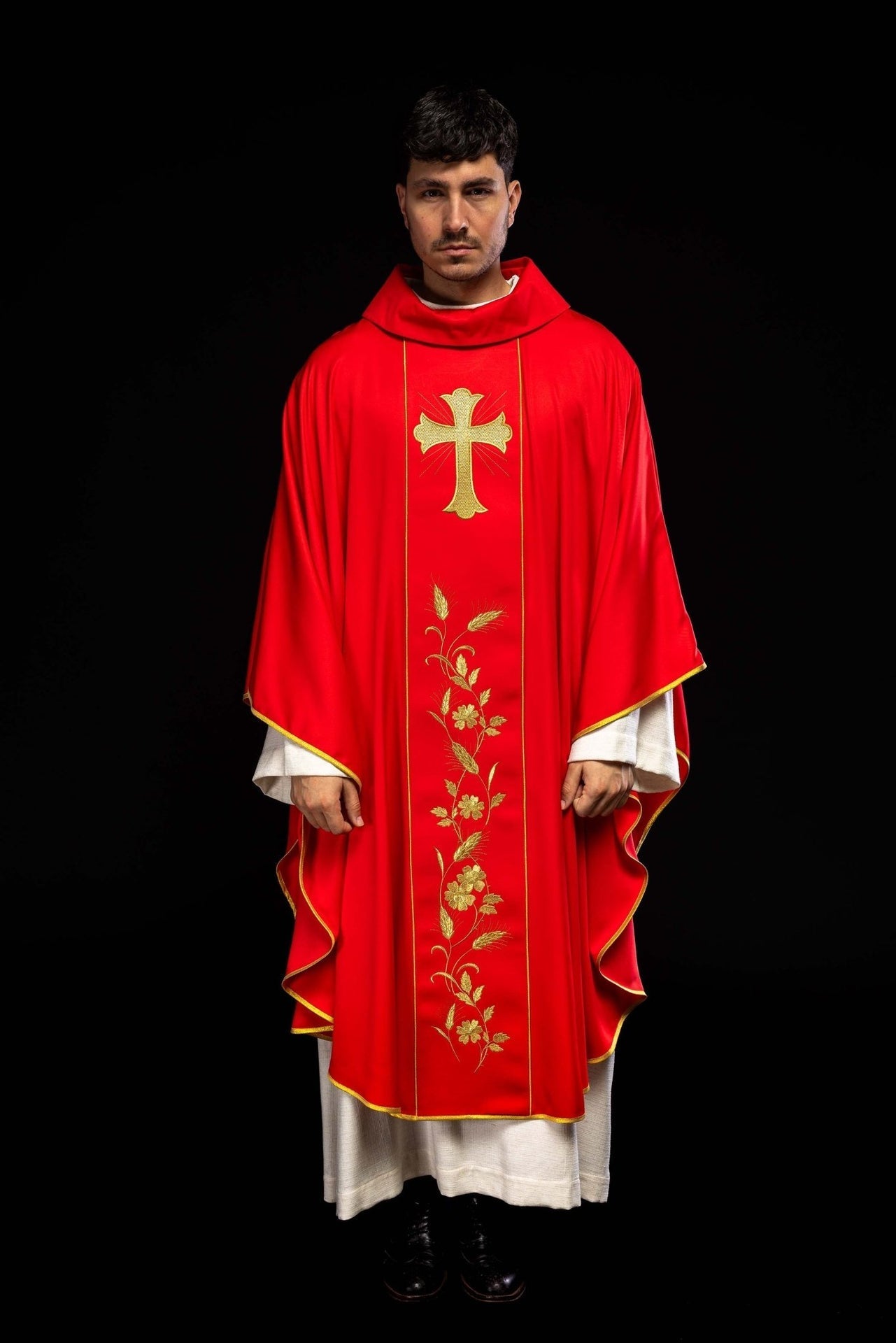 Ornat Liturgiczny Czerwony z Haftem Krzyża i Kłosów Złotych - alba.pl