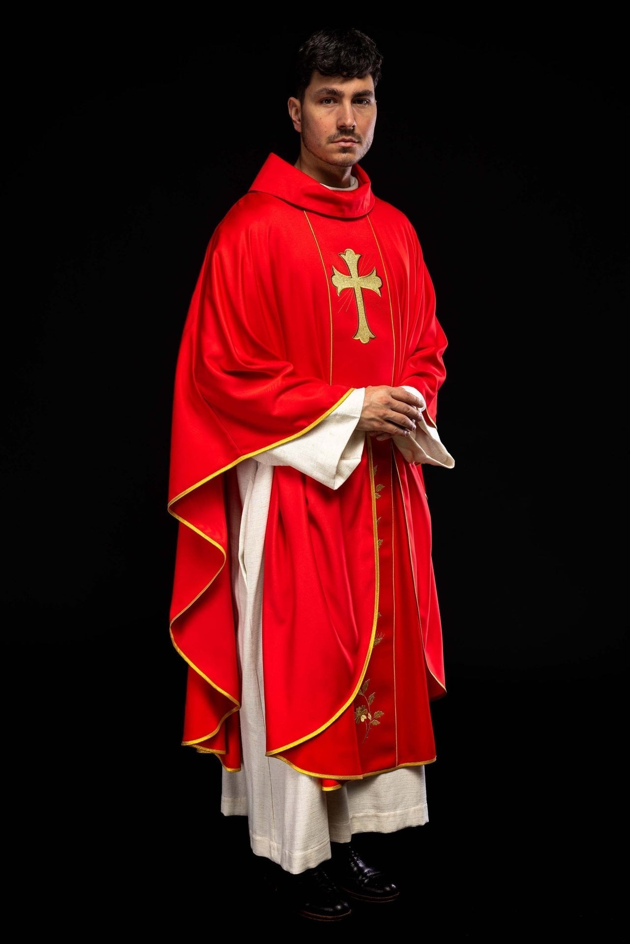 Ornat Liturgiczny Czerwony z Haftem Krzyża i Kłosów Złotych - alba.pl