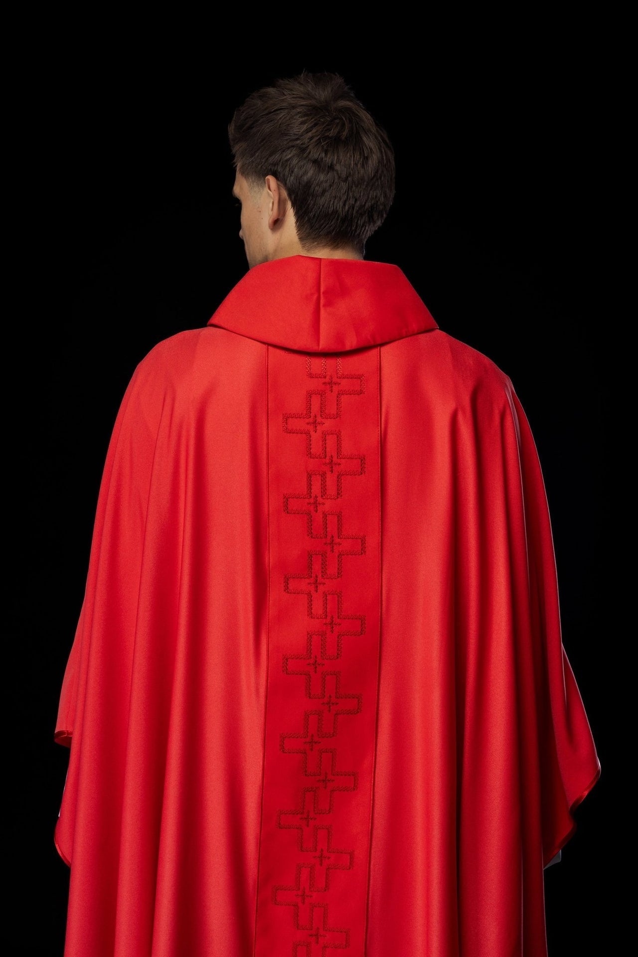 Ornat Liturgiczny Czerwony z Haftem Krzyży - Polska Produkcja - alba.pl