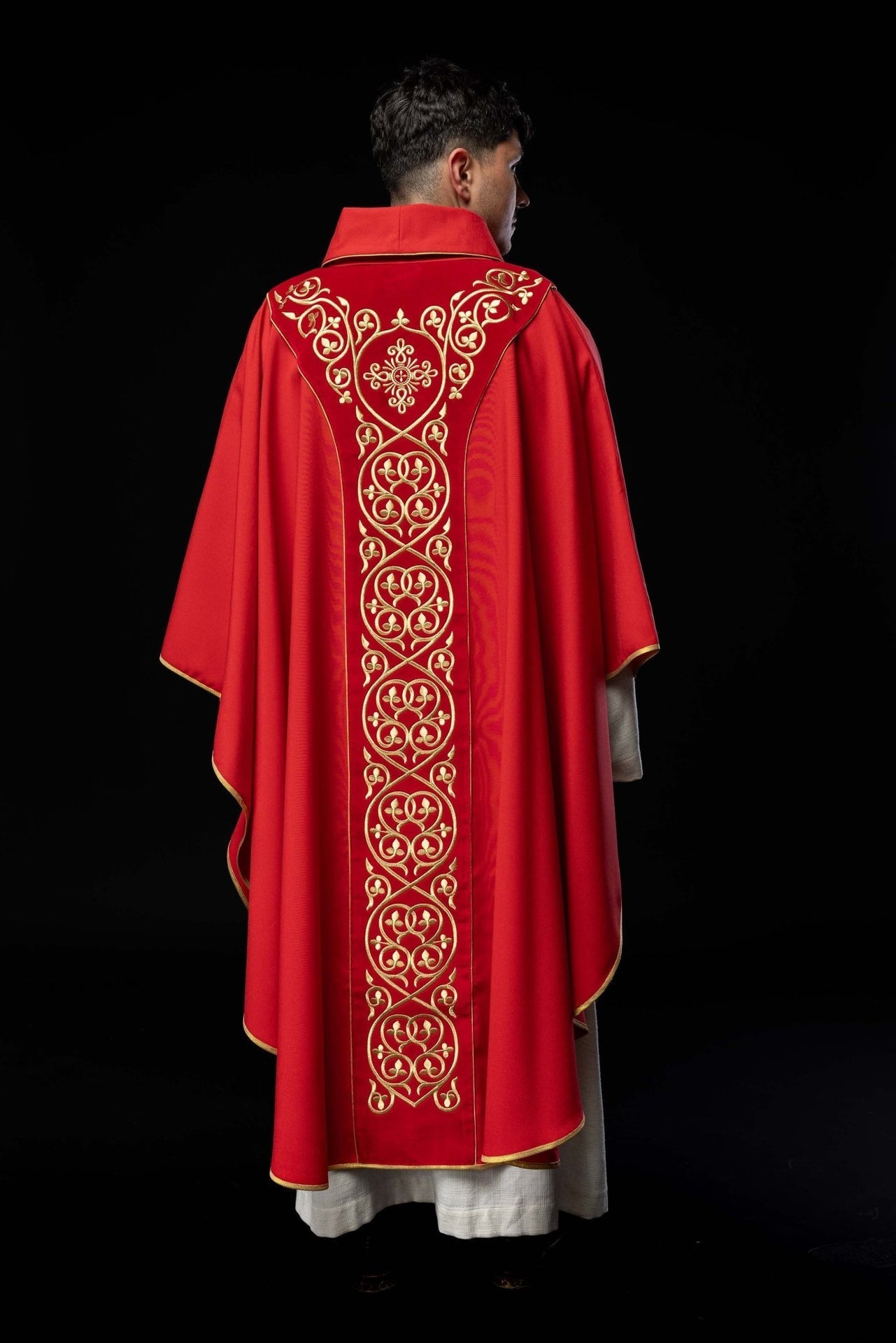 Ornat Liturgiczny Czerwony z Haftowanym Pasem Aksamitnym - alba.pl