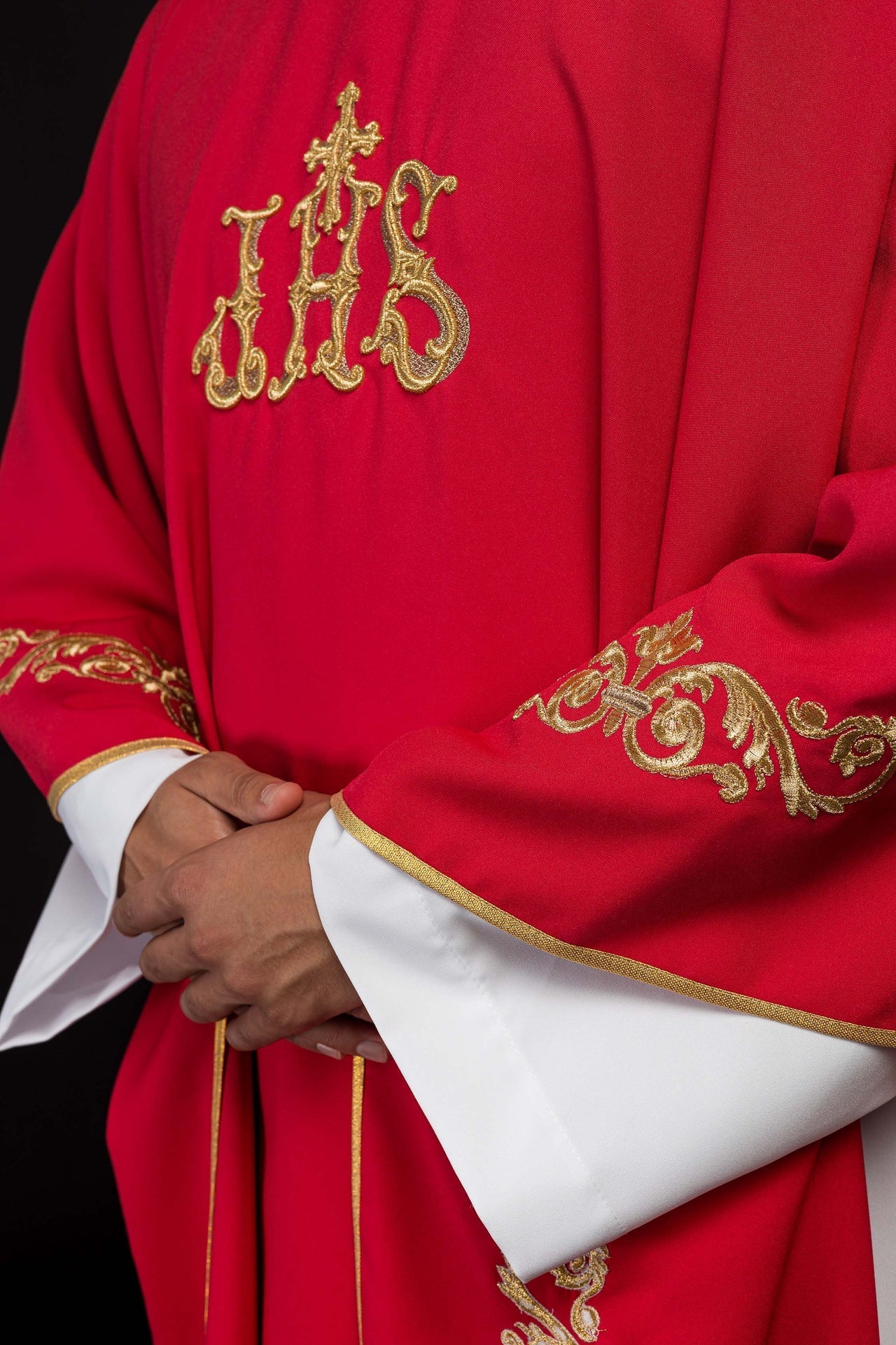 Ornat Liturgiczny Czerwony ze Złotym Haftem IHS - Polski Produkt - alba.pl