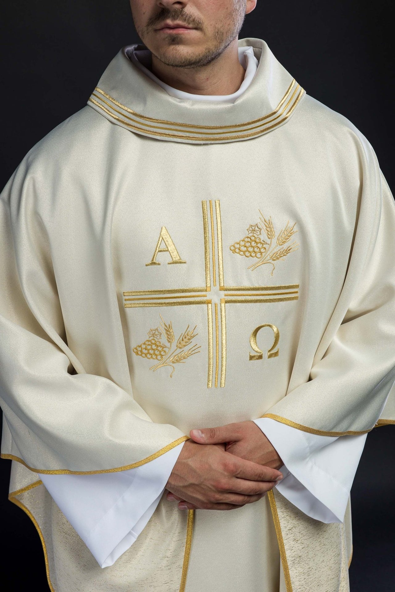 Ornat Liturgiczny Ecru Haft Krzyż Alfa Omega Kłosy - alba.pl