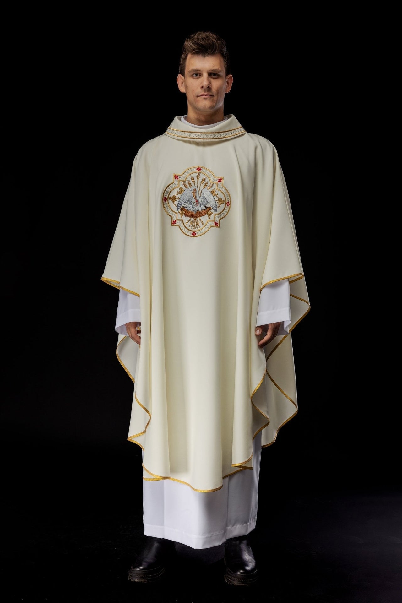 Ornat Liturgiczny Ecru Haft Pelikan Złota Nicia - Polska Produkcja - alba.pl