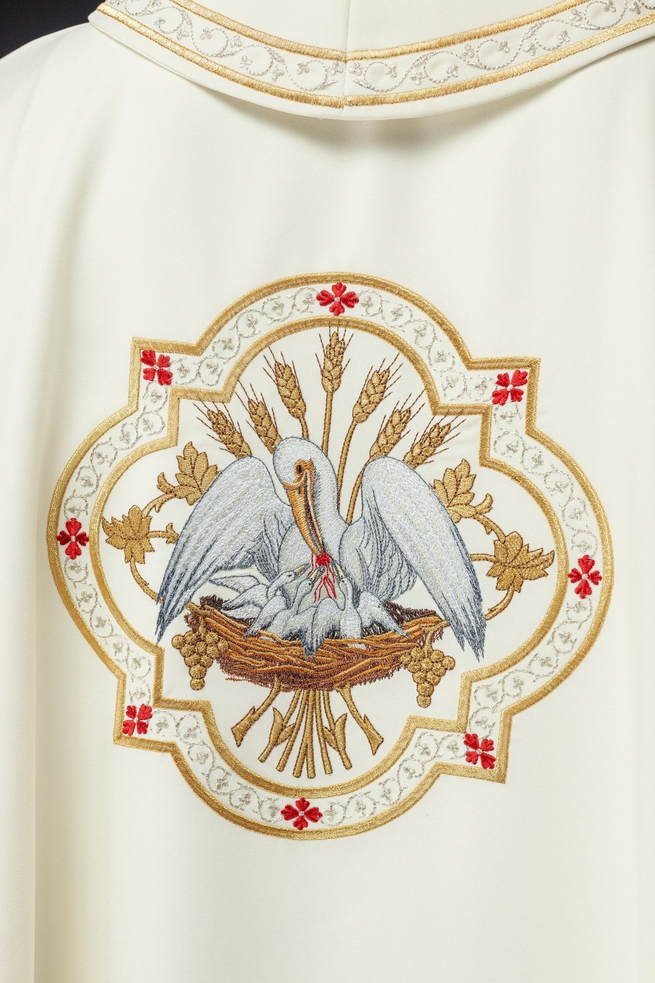 Ornat Liturgiczny Ecru Haft Pelikan Złota Nicia - Polska Produkcja - alba.pl