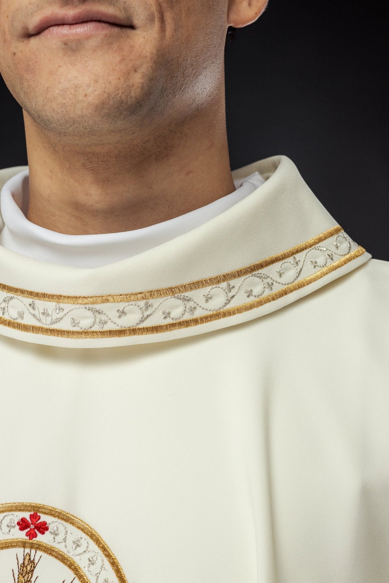 Ornat Liturgiczny Ecru Haft Pelikan Złota Nicia - Polska Produkcja - alba.pl