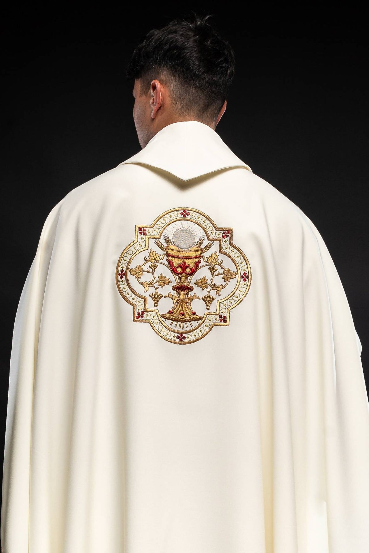 Ornat Liturgiczny Ecru Haft Serce Jezusa i Kielich Eucharystyczny - alba.pl