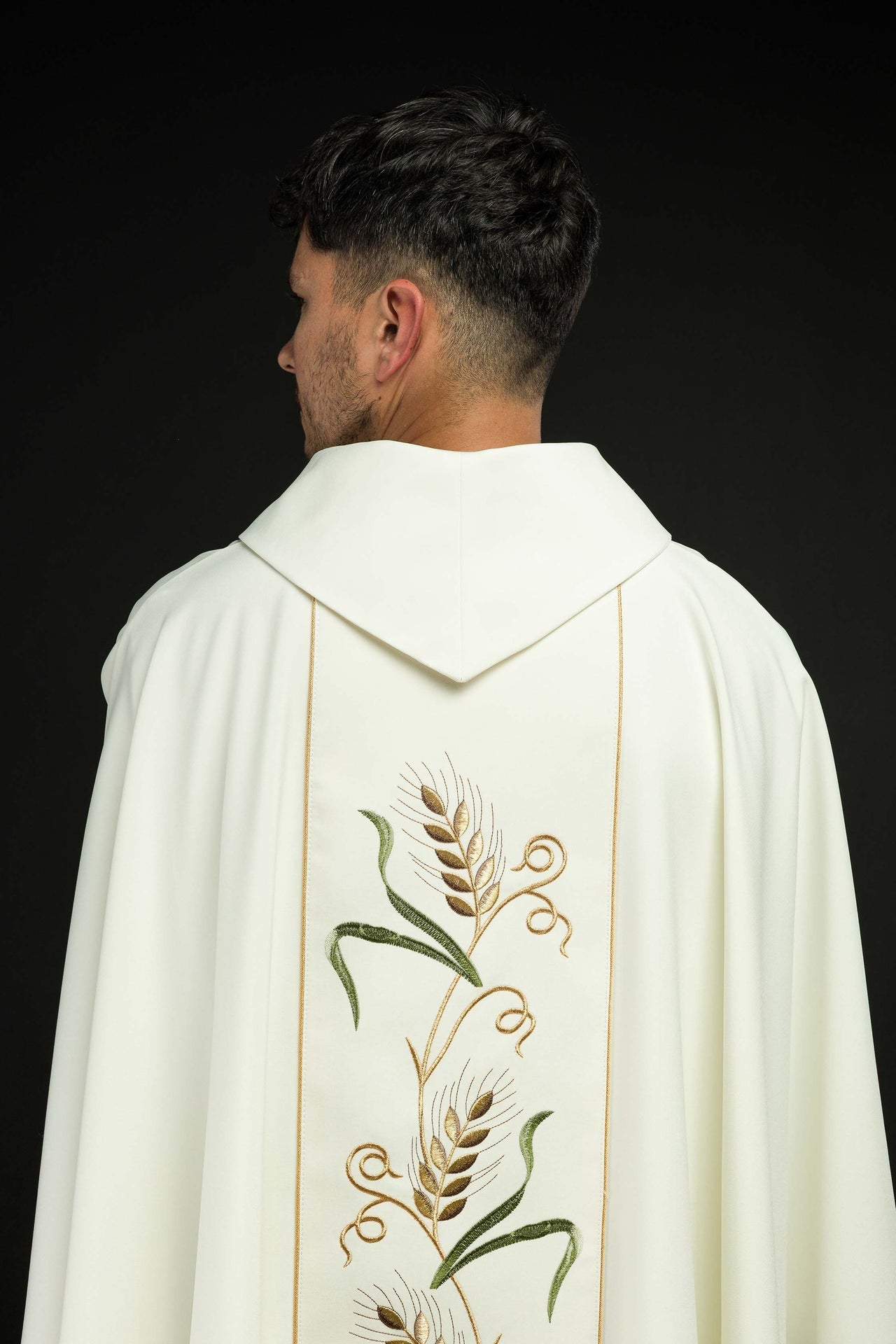 Ornat Liturgiczny Ecru IHS Kłosy i Winogrona Haftowany Złotą Nicią - alba.pl