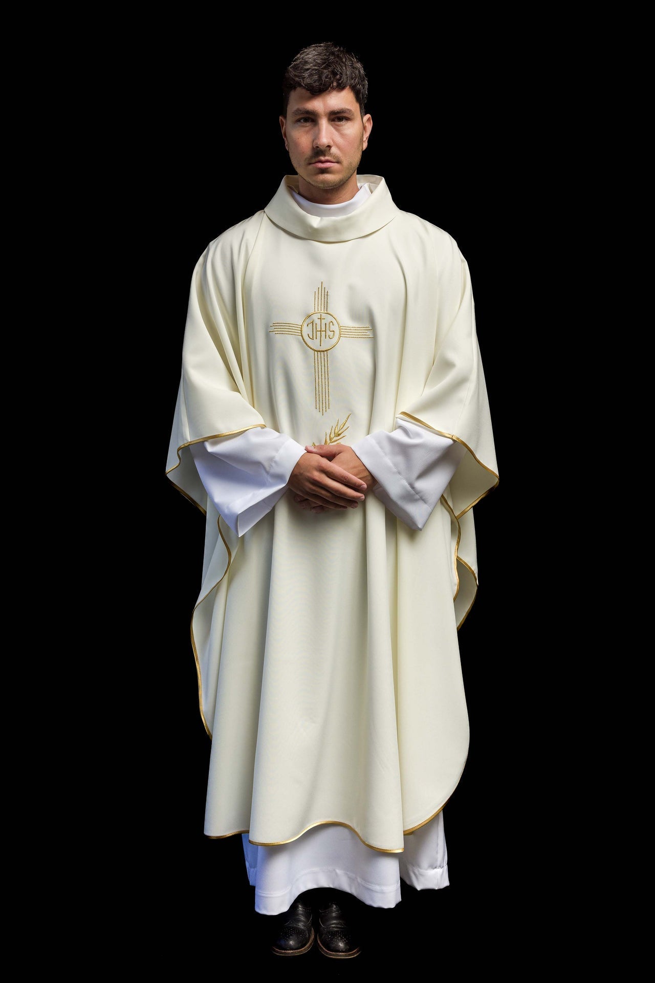 Ornat Liturgiczny Ecru z Haftem IHS Złotą Nicią - alba.pl