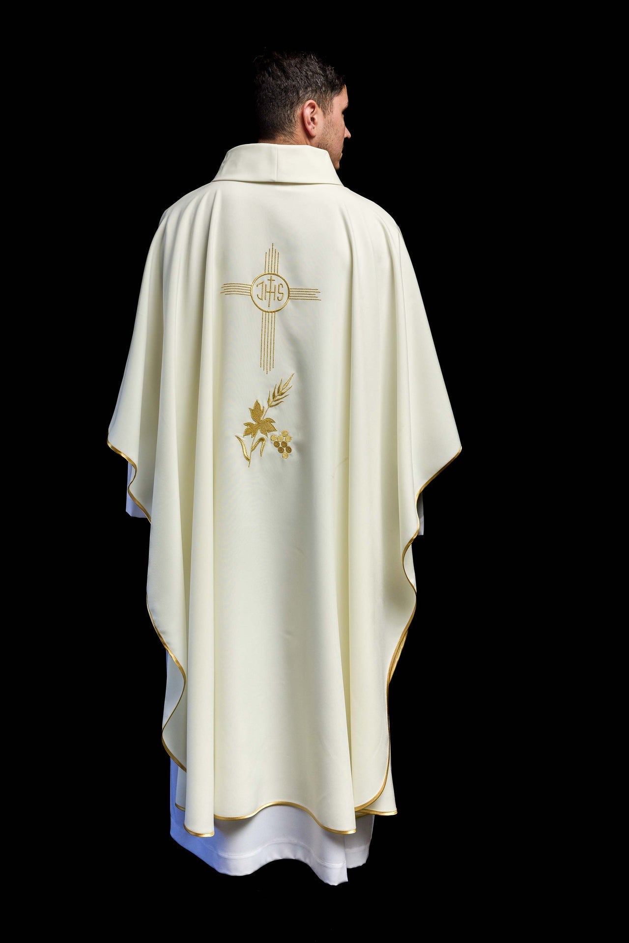 Ornat Liturgiczny Ecru z Haftem IHS Złotą Nicią - alba.pl