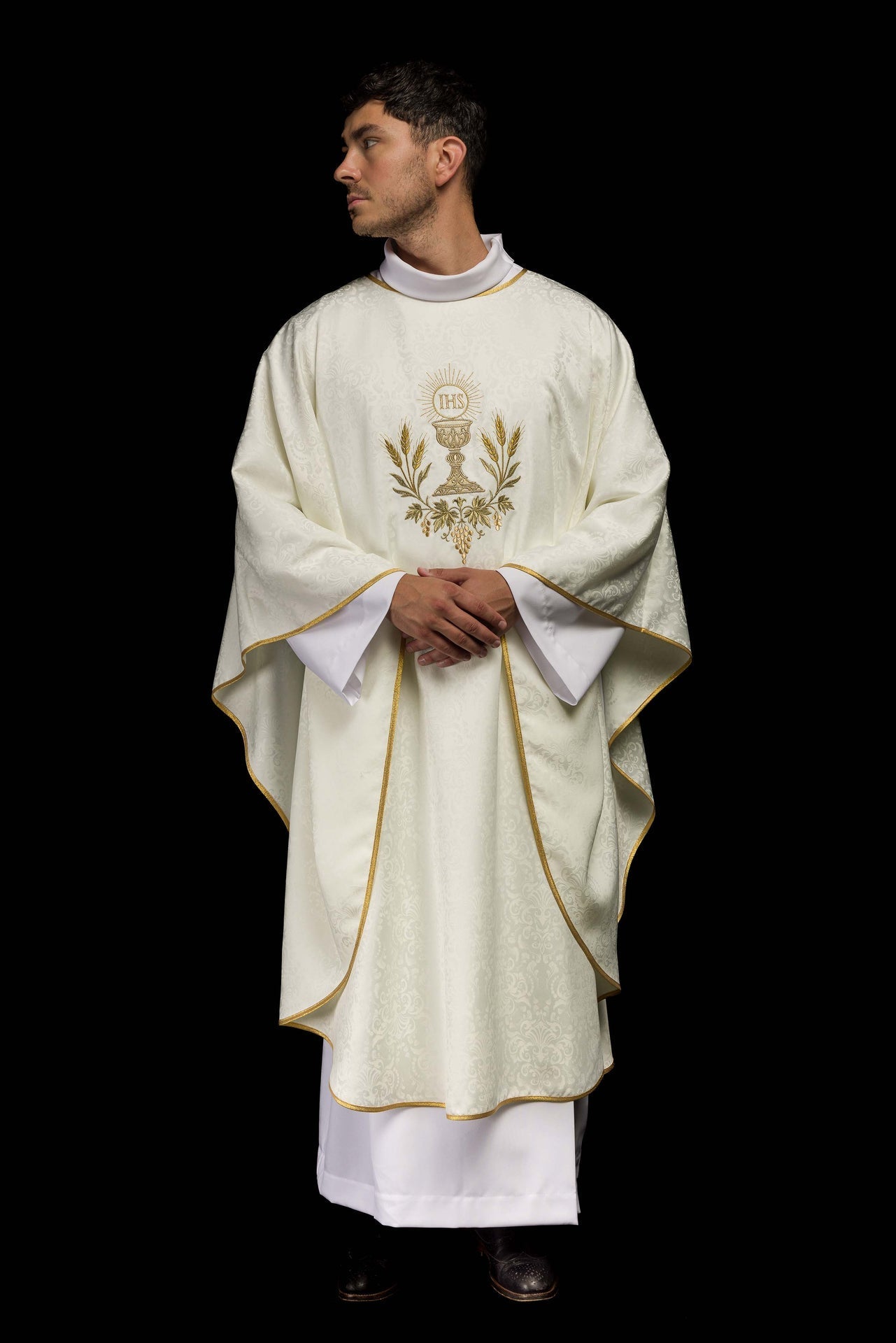 Ornat Liturgiczny Ecru z Haftem Kielicha i Hostii na Żakardzie - alba.pl