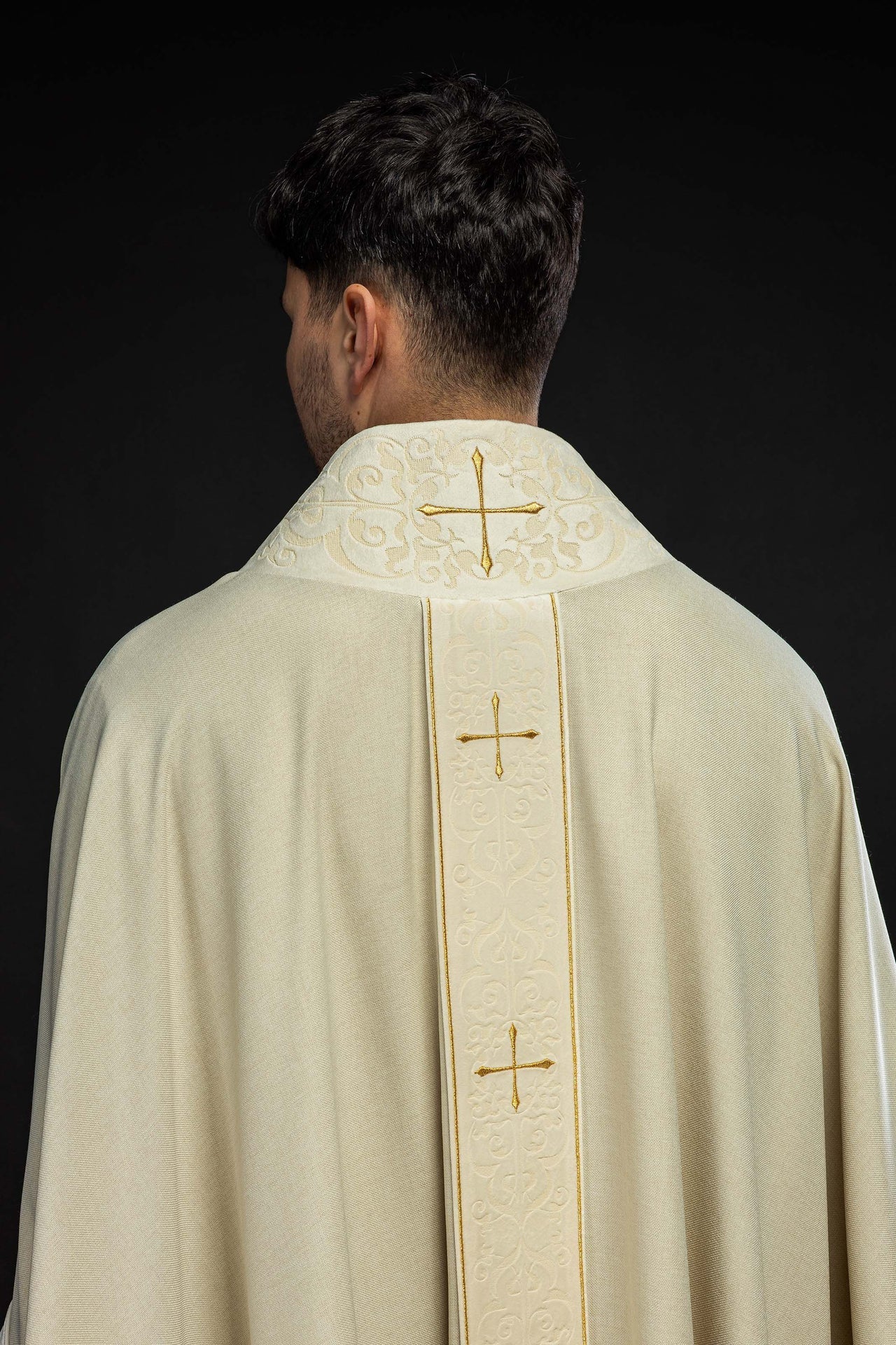 Ornat Liturgiczny Ecru z Haftem Krzyży i Stułą - alba.pl