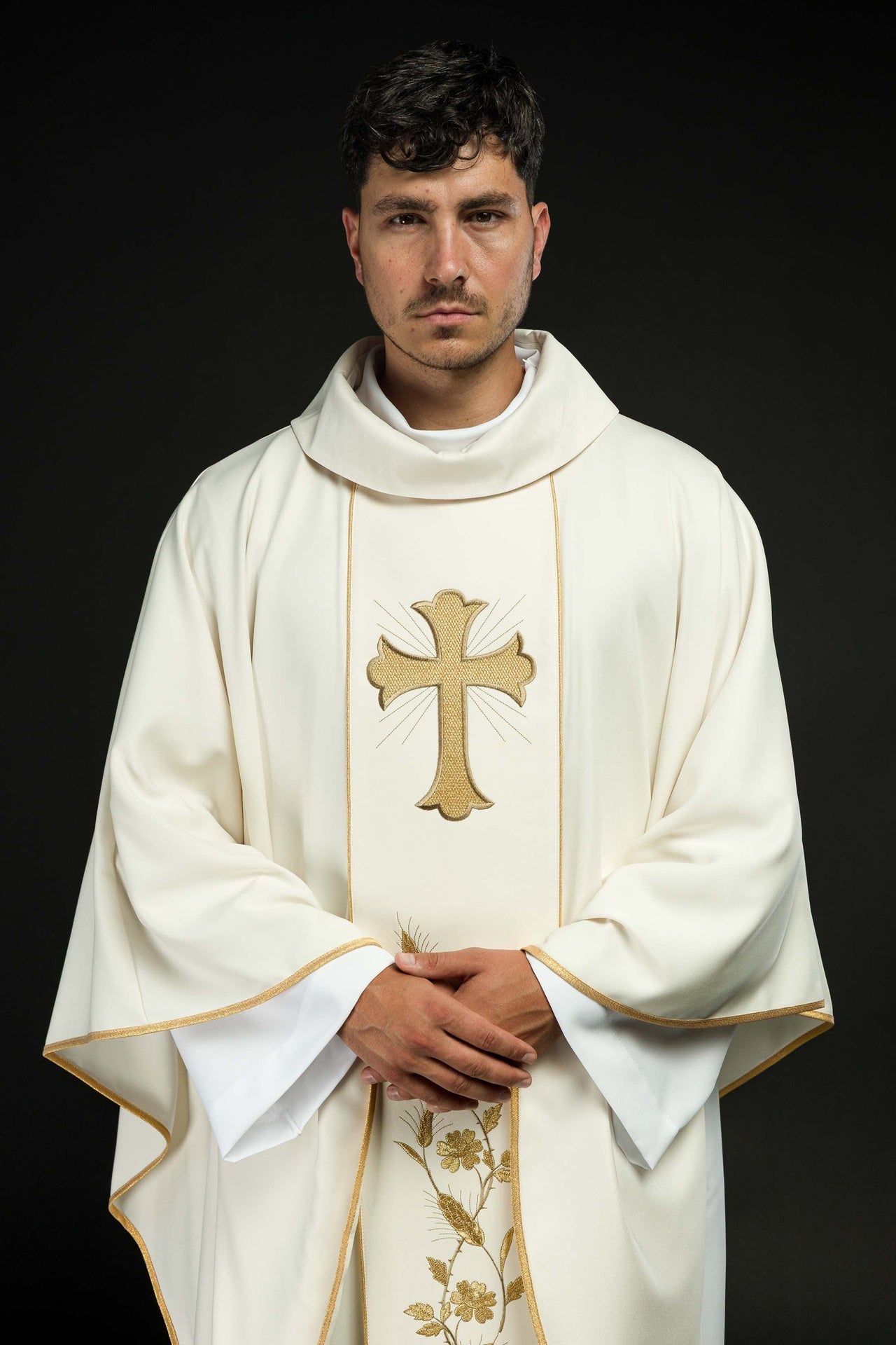 Ornat Liturgiczny Ecru z Haftowanym Krzyżem i Kłosami - alba.pl