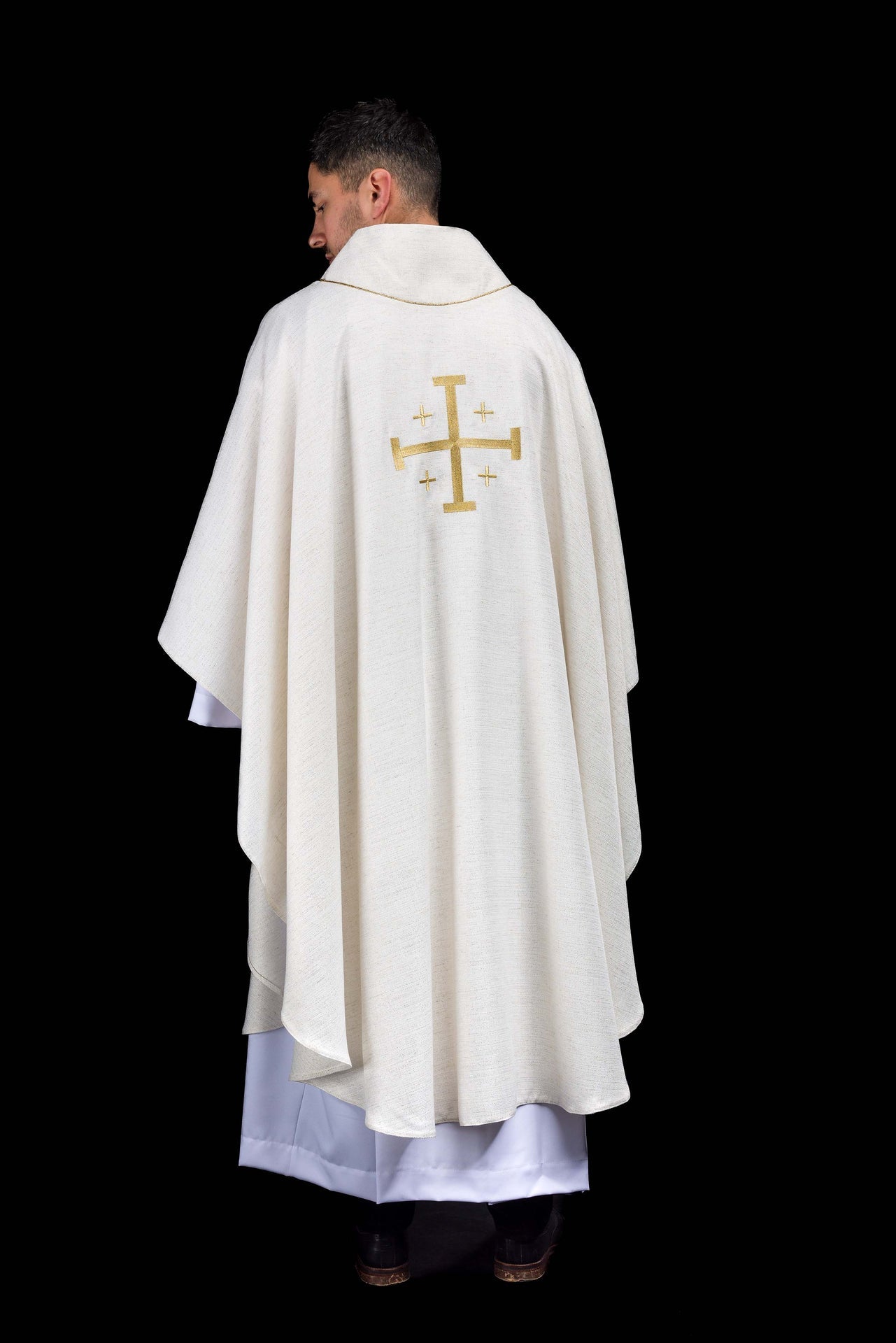 Ornat Liturgiczny Ecru z Haftowanym Krzyżem Jerozolimskim - alba.pl