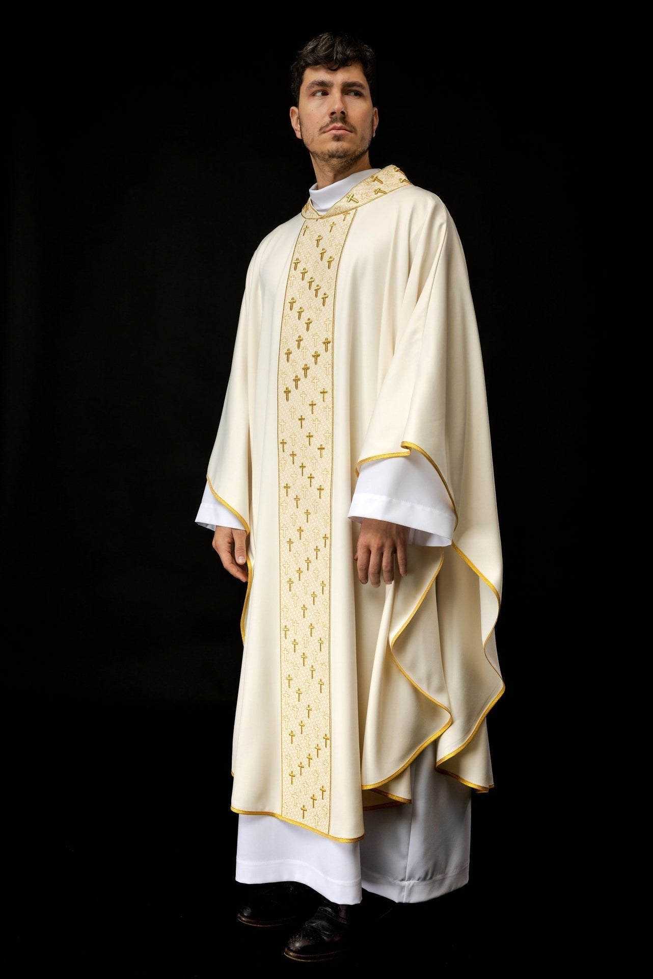 Ornat Liturgiczny Ecru z Haftowanym Pasem Krzyże - Elegancki - alba.pl