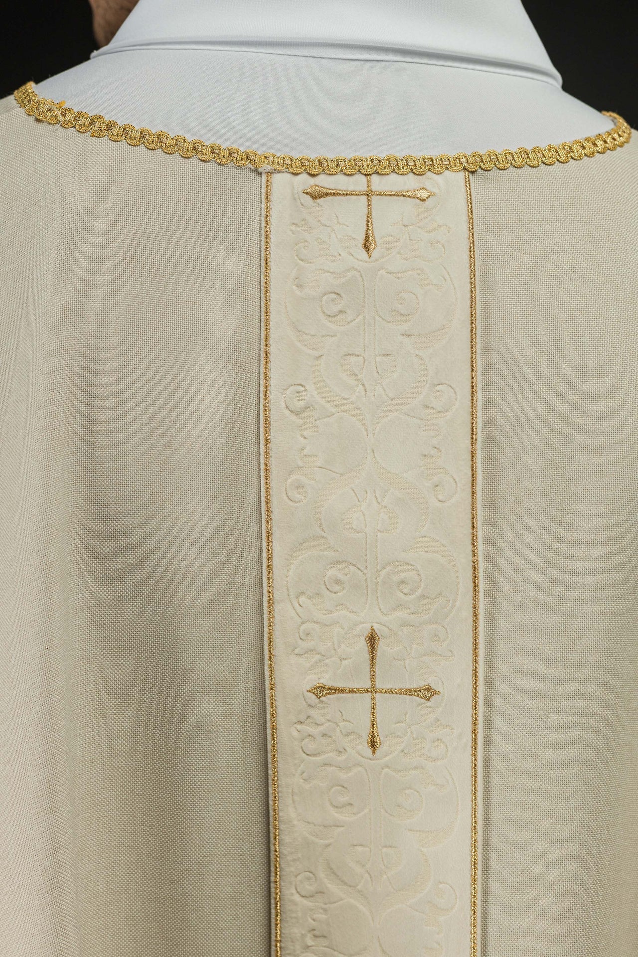 Ornat Liturgiczny Ecru Złote Krzyże, Stuła w Zestawie - alba.pl