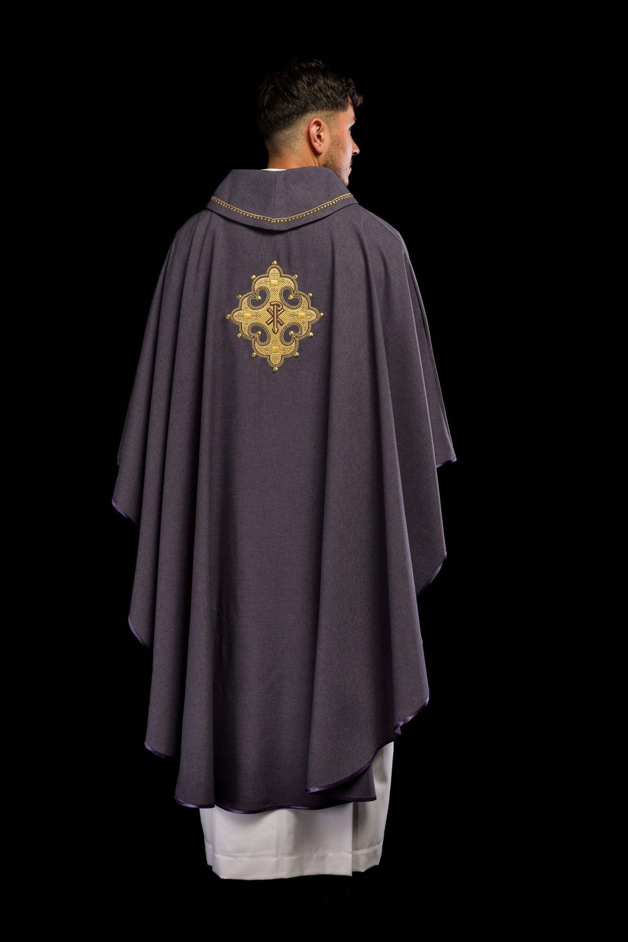 Ornat Liturgiczny Fioletowy z Haftowanym Krzyżem i Złotą Lamówką - alba.pl
