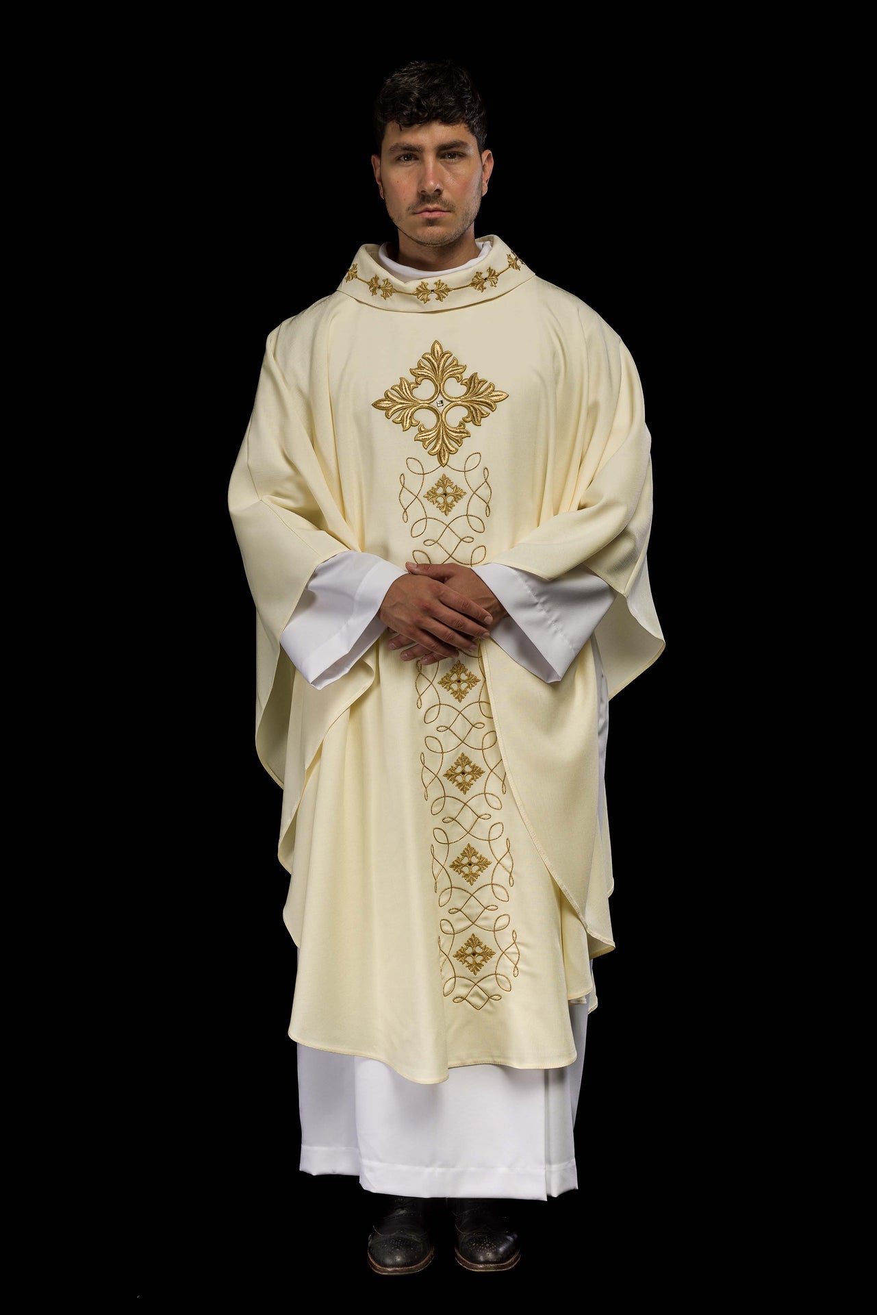 Ornat Liturgiczny Haftowany Sznurkiem i Kamieniami - Elegancki - alba.pl