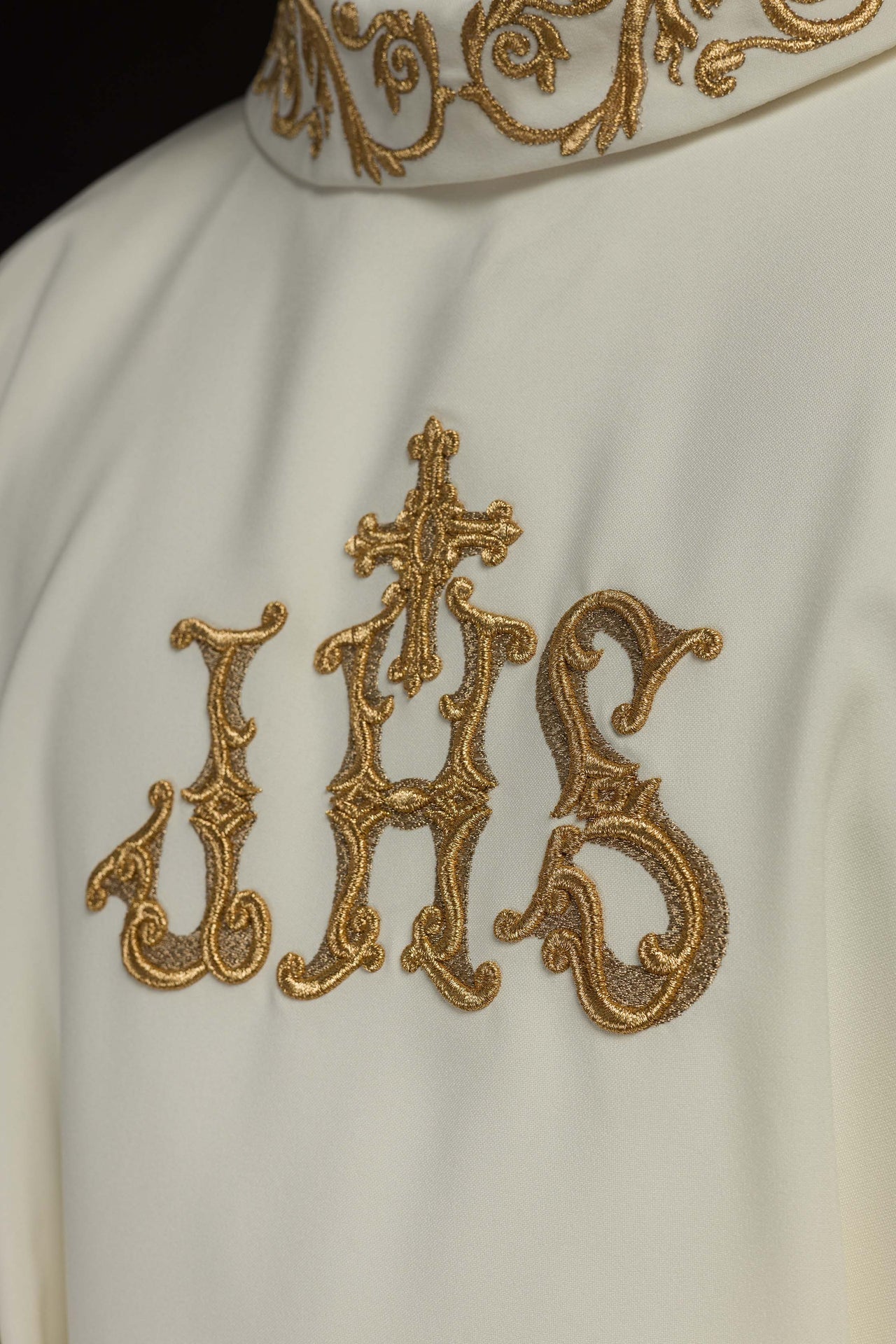 Ornat Liturgiczny IHS Zdobiony Złotą Lamówką - Polskie Rzemiosło - alba.pl