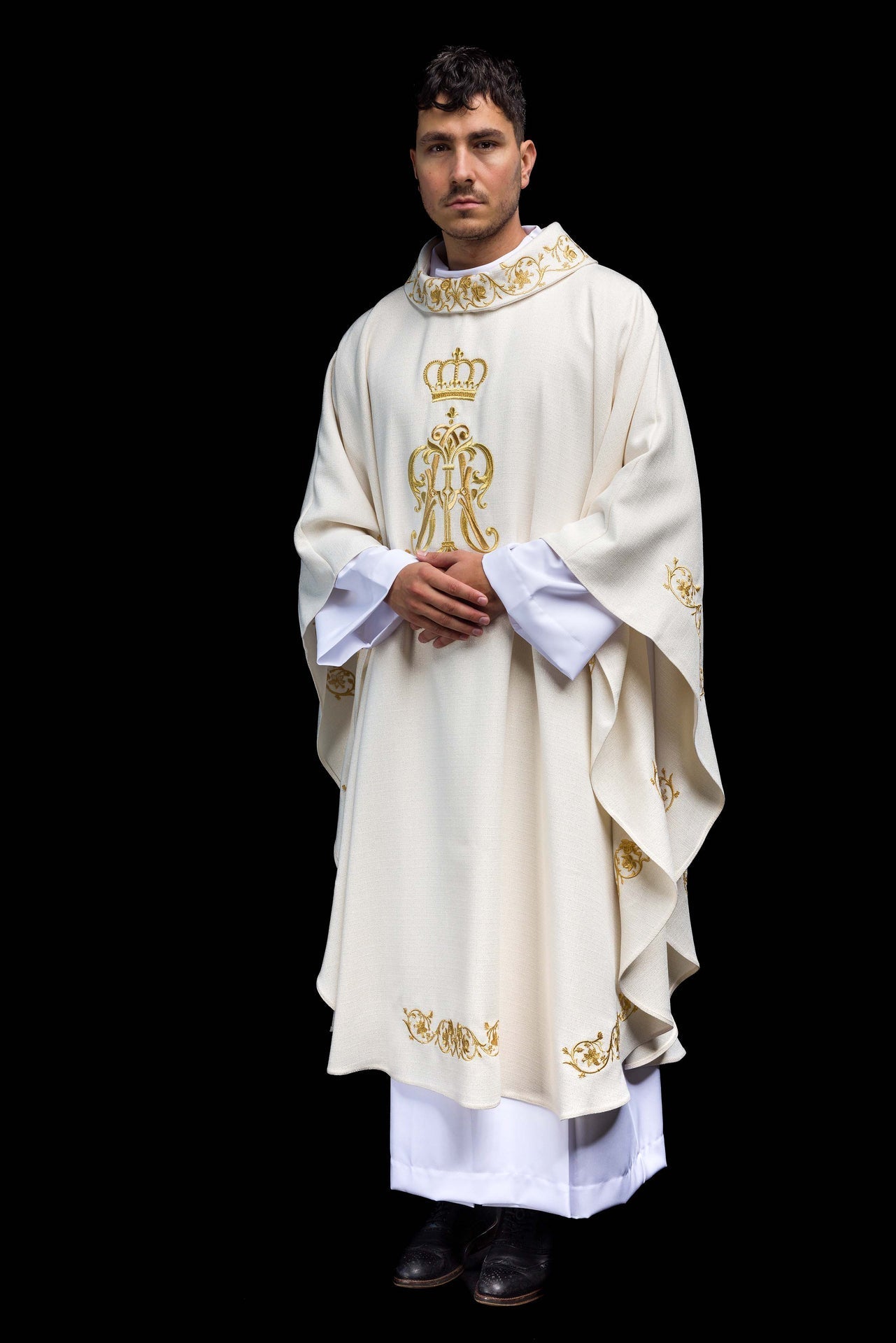 Ornat Liturgiczny Maryjny z Haftowanym Herbem i Złotą Koroną - alba.pl