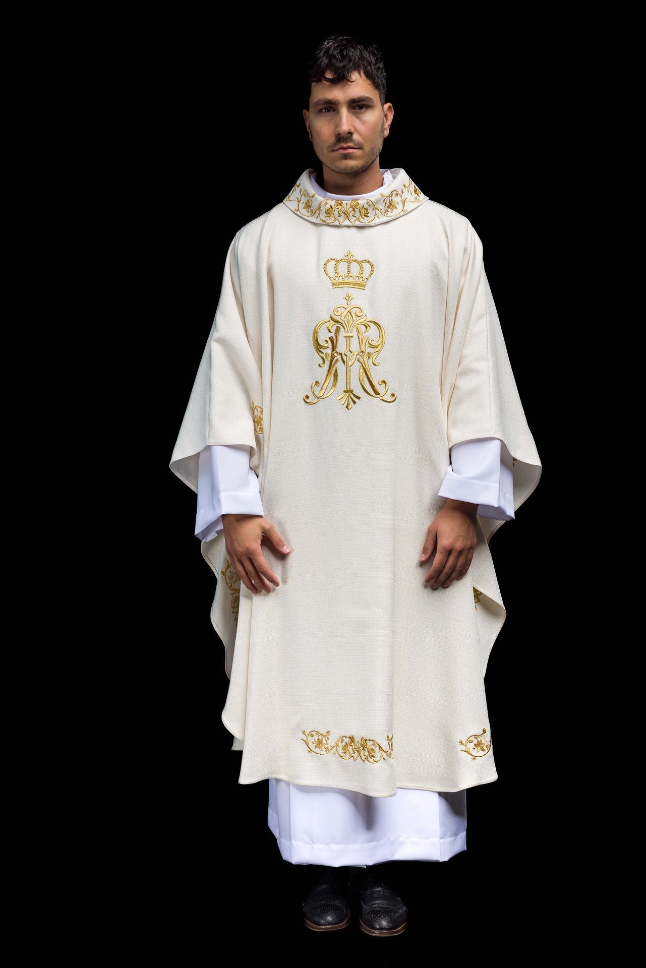 Ornat Liturgiczny Maryjny z Haftowanym Herbem i Złotą Koroną - alba.pl