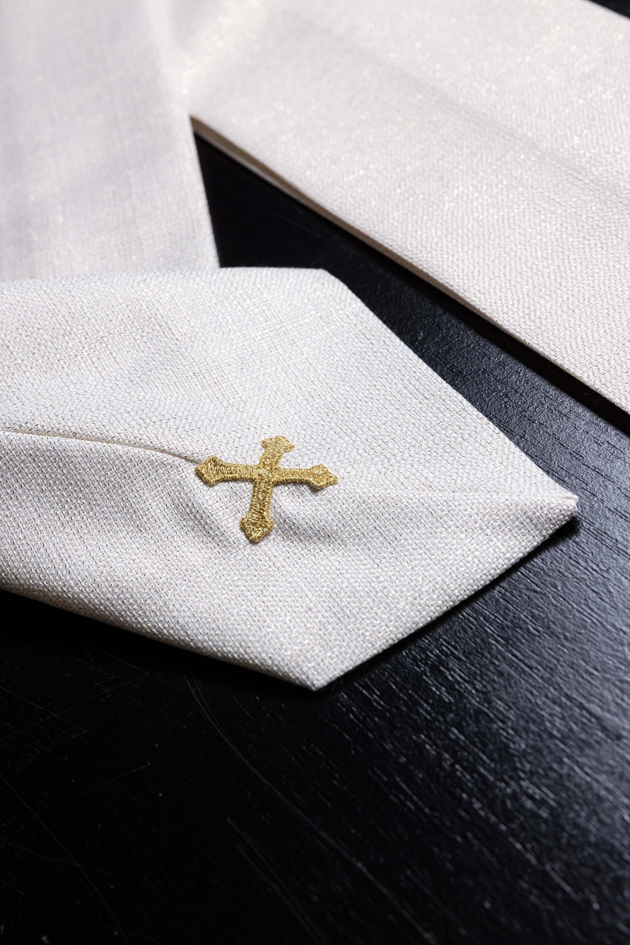 Ornat Liturgiczny Pax Ecru Drukowany Złotem - Symbol Pokoju - alba.pl