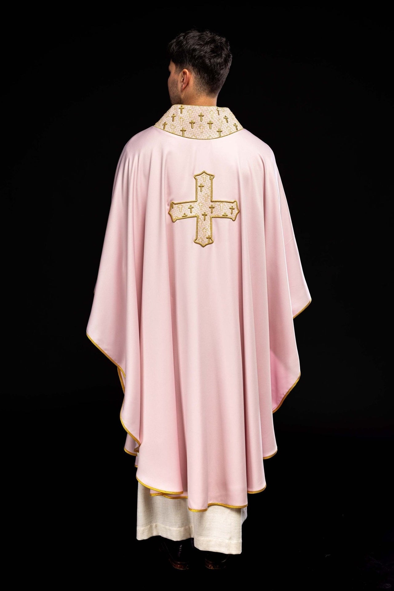 Ornat Liturgiczny Różowy z Haftowanym Krzyżem i Stułą - alba.pl