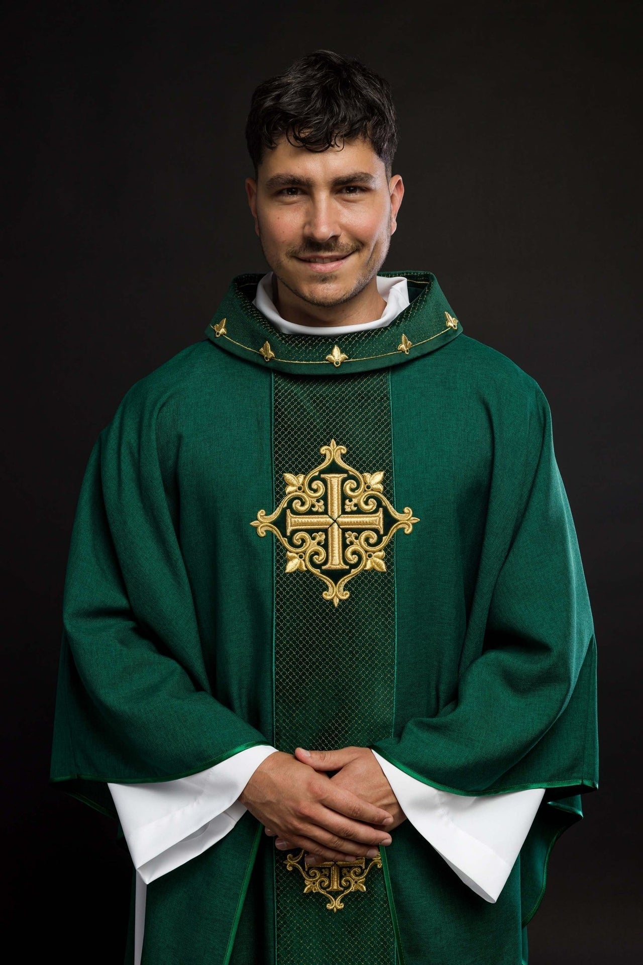 Ornat Liturgiczny z Aksamitnym Pasem i Haftem Krzyży - alba.pl