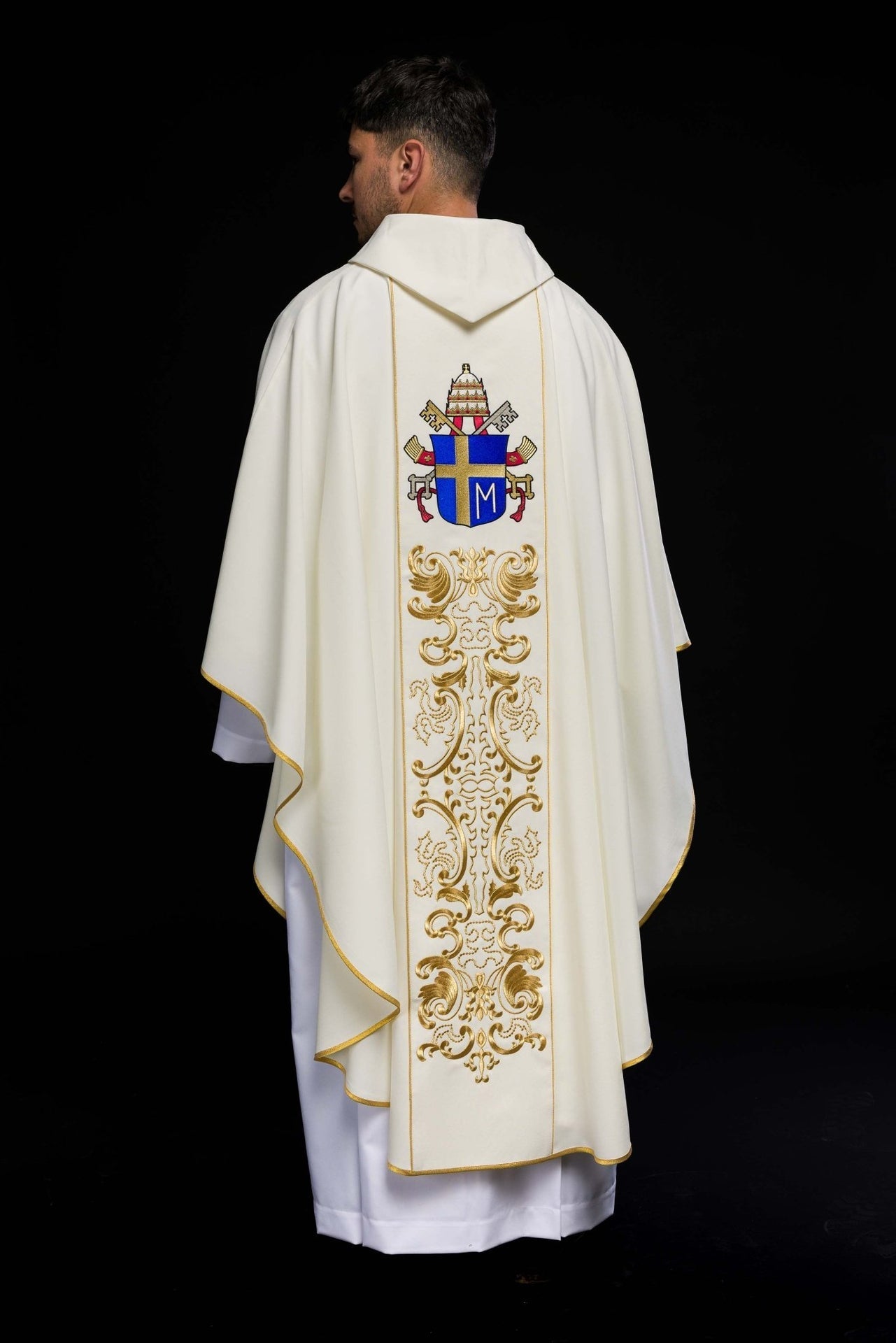 Ornat Liturgiczny z Haftem Jana Pawła II - Polski Produkt - alba.pl