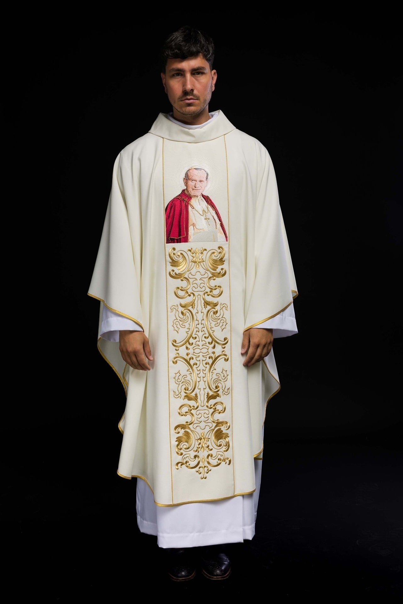 Ornat Liturgiczny z Haftem Jana Pawła II - Polski Produkt - alba.pl