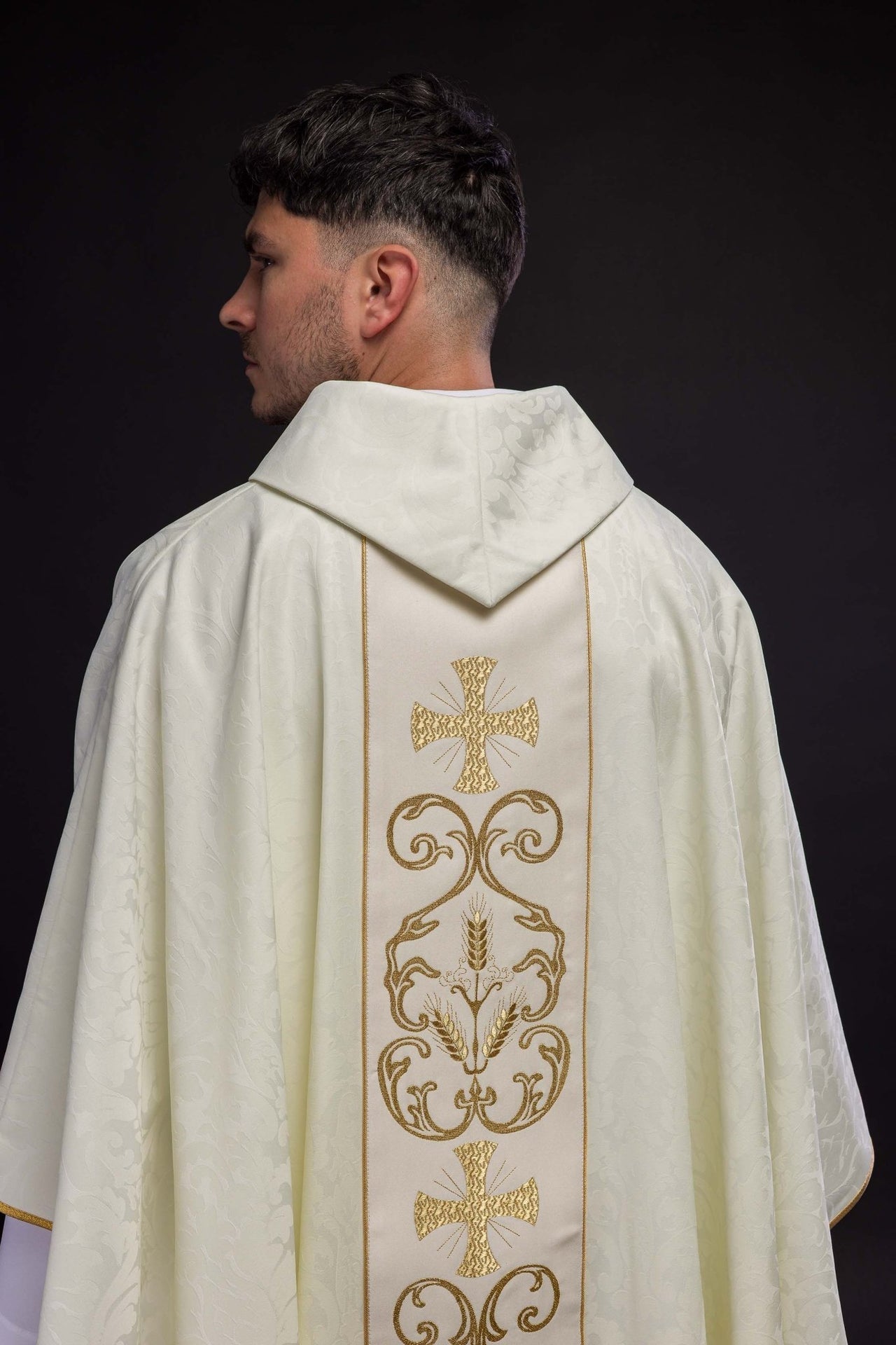 Ornat Liturgiczny Żakardowy ze Zdobionym Pasem Haftowanym - alba.pl