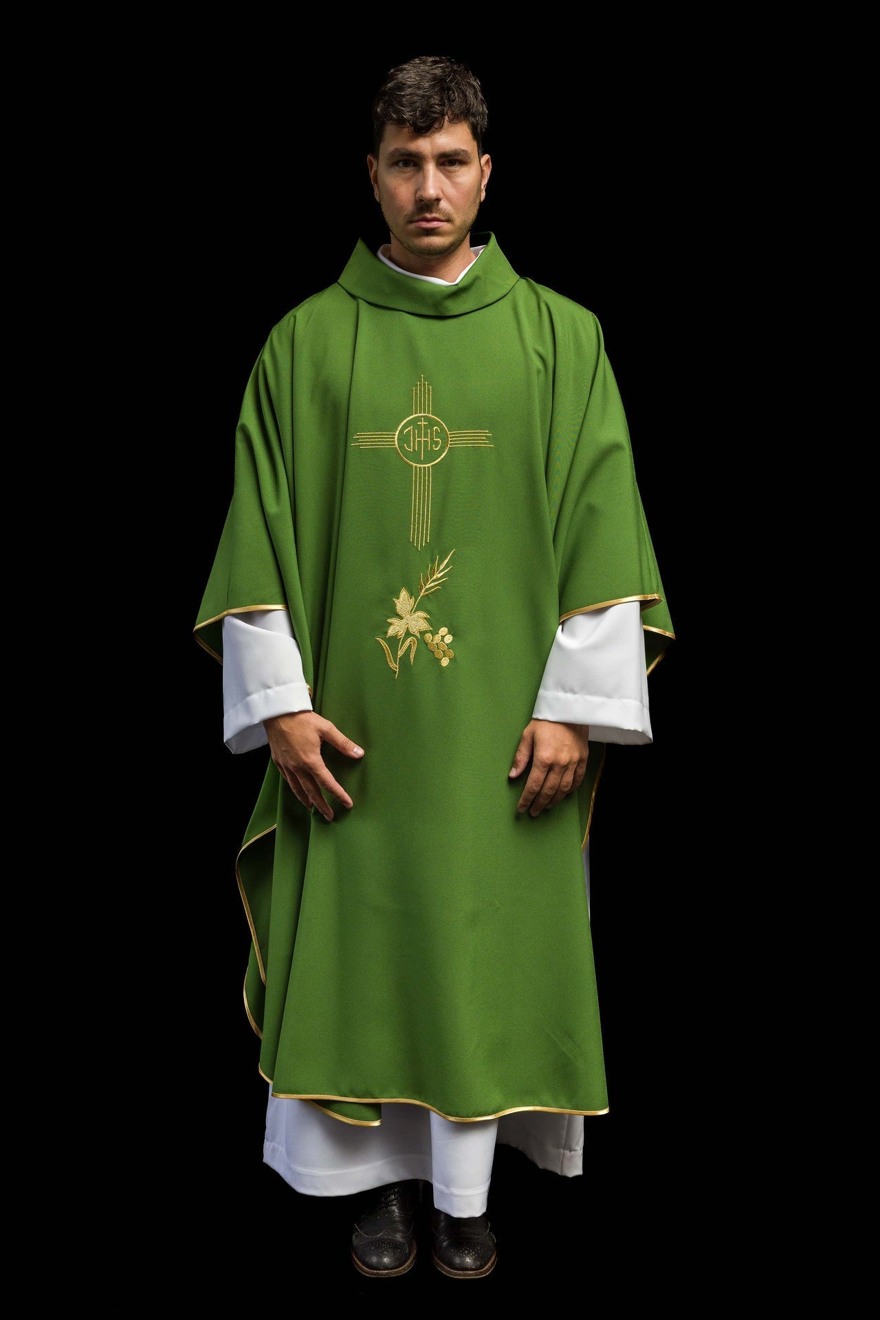 Ornat Liturgiczny Zielony Haftowany IHS Złotą Nicią - alba.pl