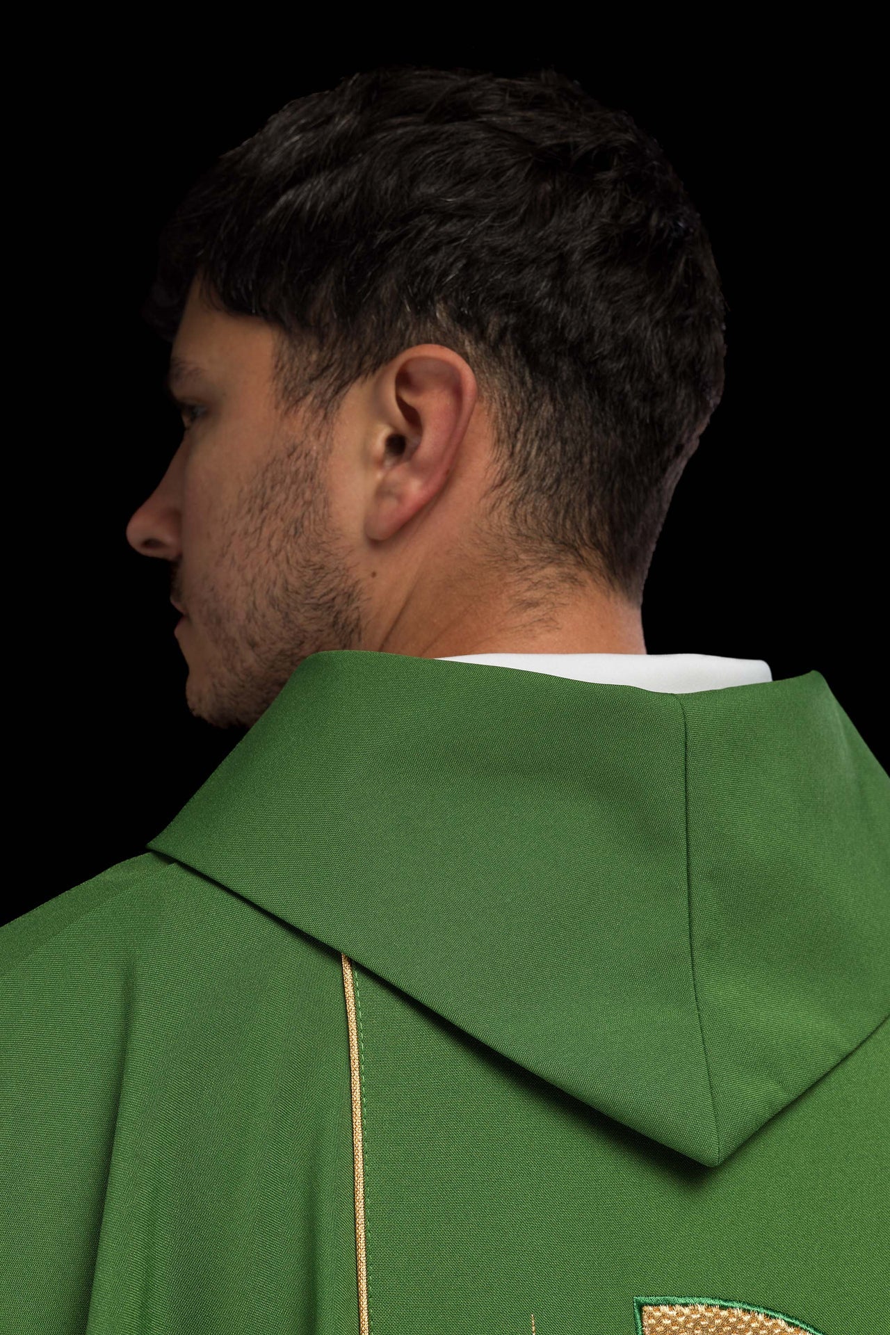 Ornat Liturgiczny Zielony Haftowany Kielich IHS - Elegancki Wzór - alba.pl