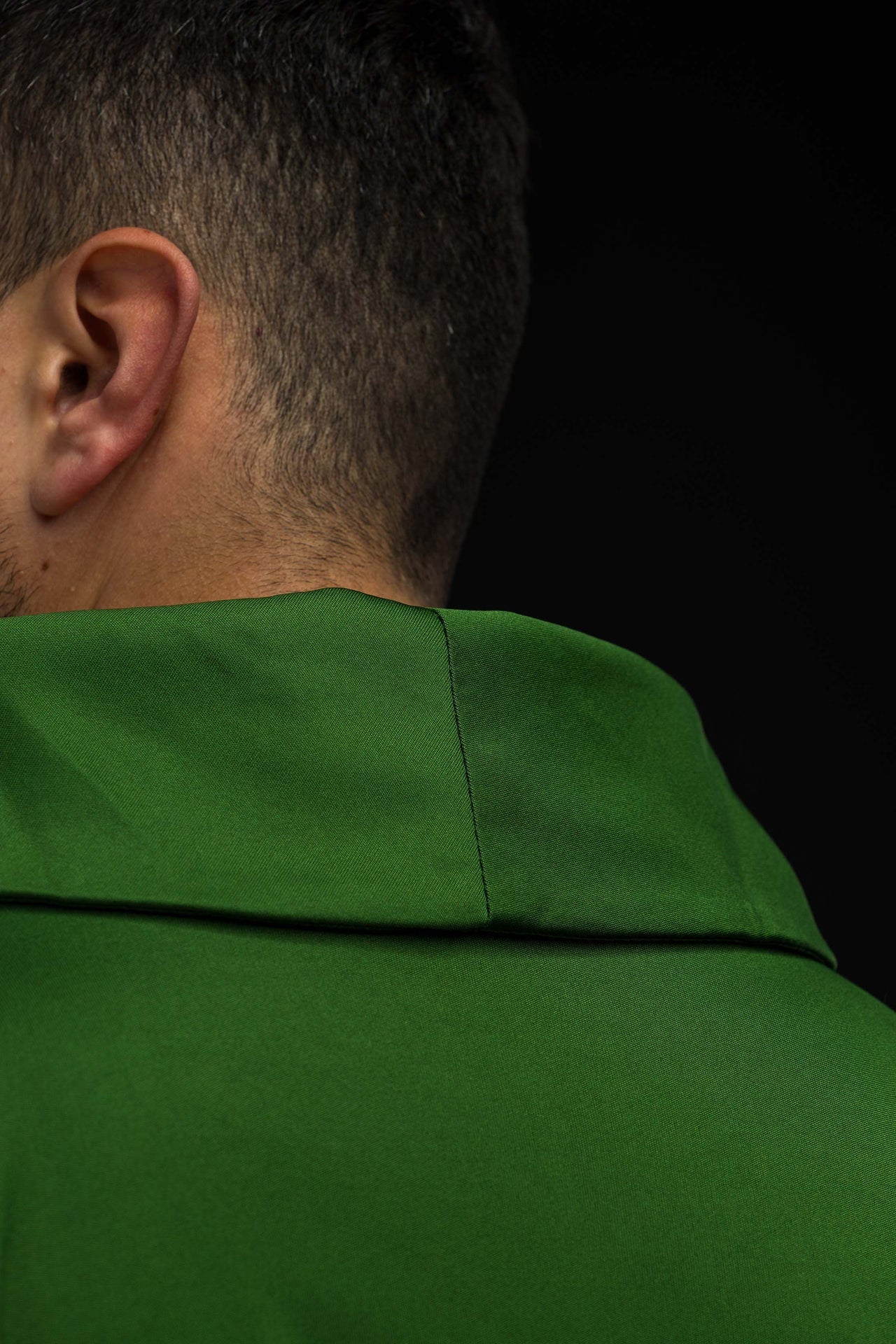 Ornat Liturgiczny Zielony Haftowany Krzyżem - Dzianina Sacrolite - alba.pl