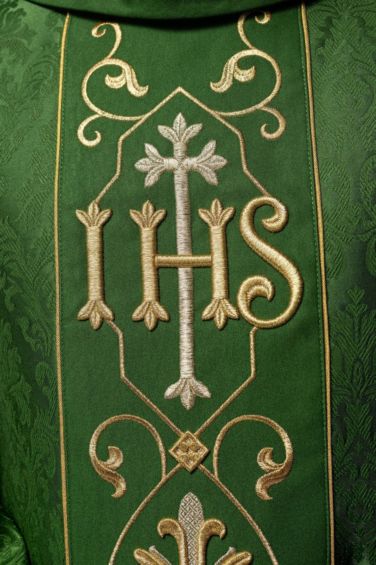 Ornat Liturgiczny Zielony z Haftem IHS i Ozdobnym Pasem - alba.pl