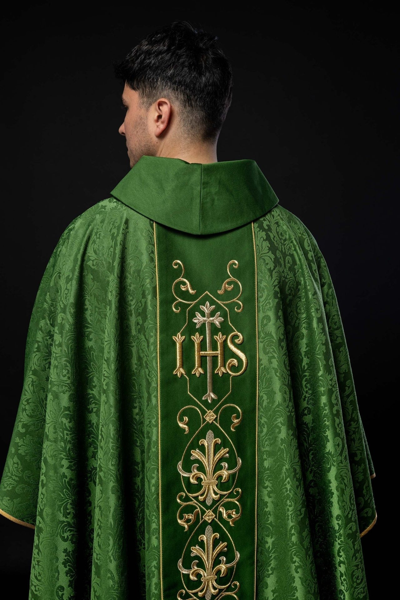 Ornat Liturgiczny Zielony z Haftem IHS i Ozdobnym Pasem - alba.pl
