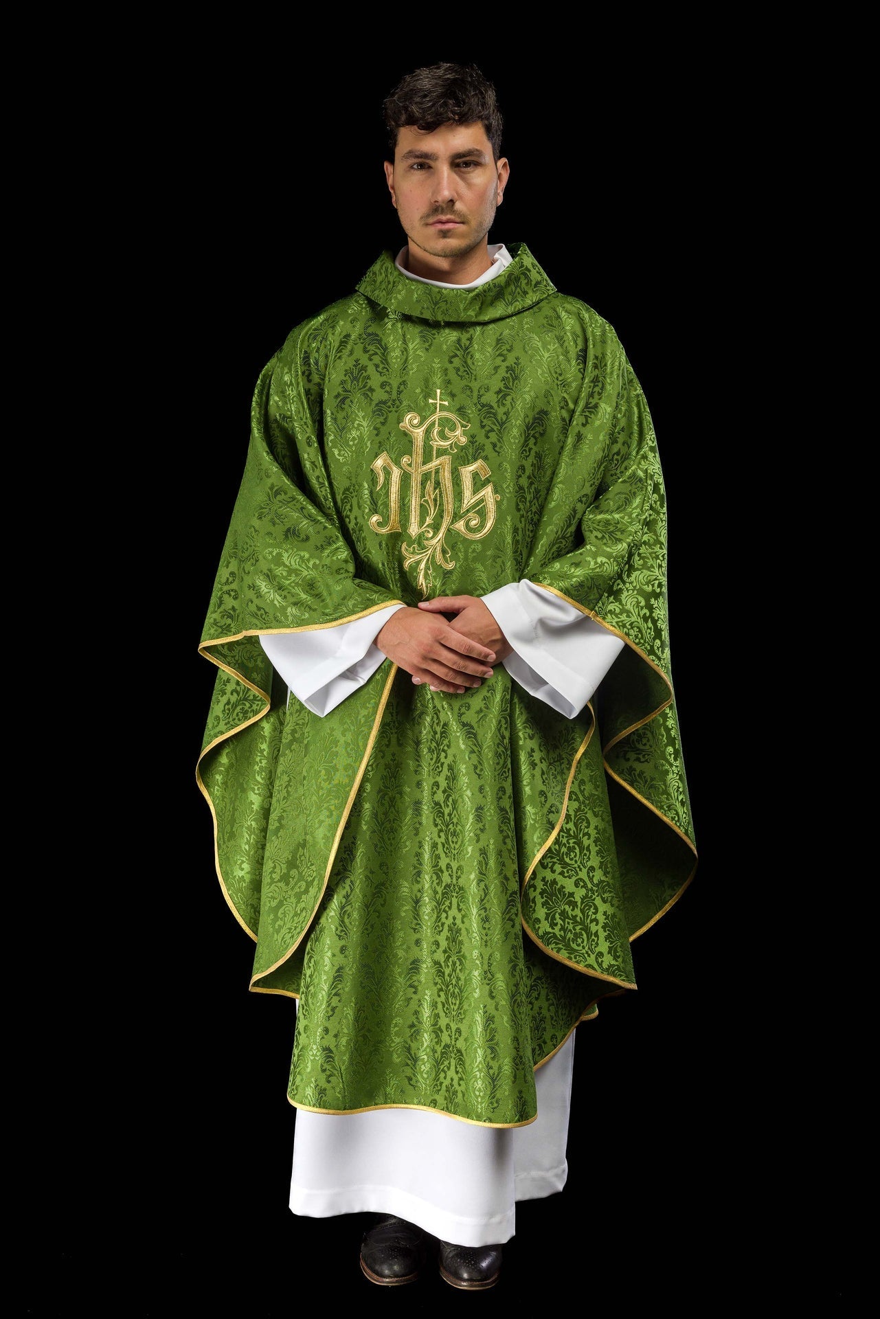 Ornat Liturgiczny Zielony z Haftem IHS na Ozdobnej Tkaninie - alba.pl