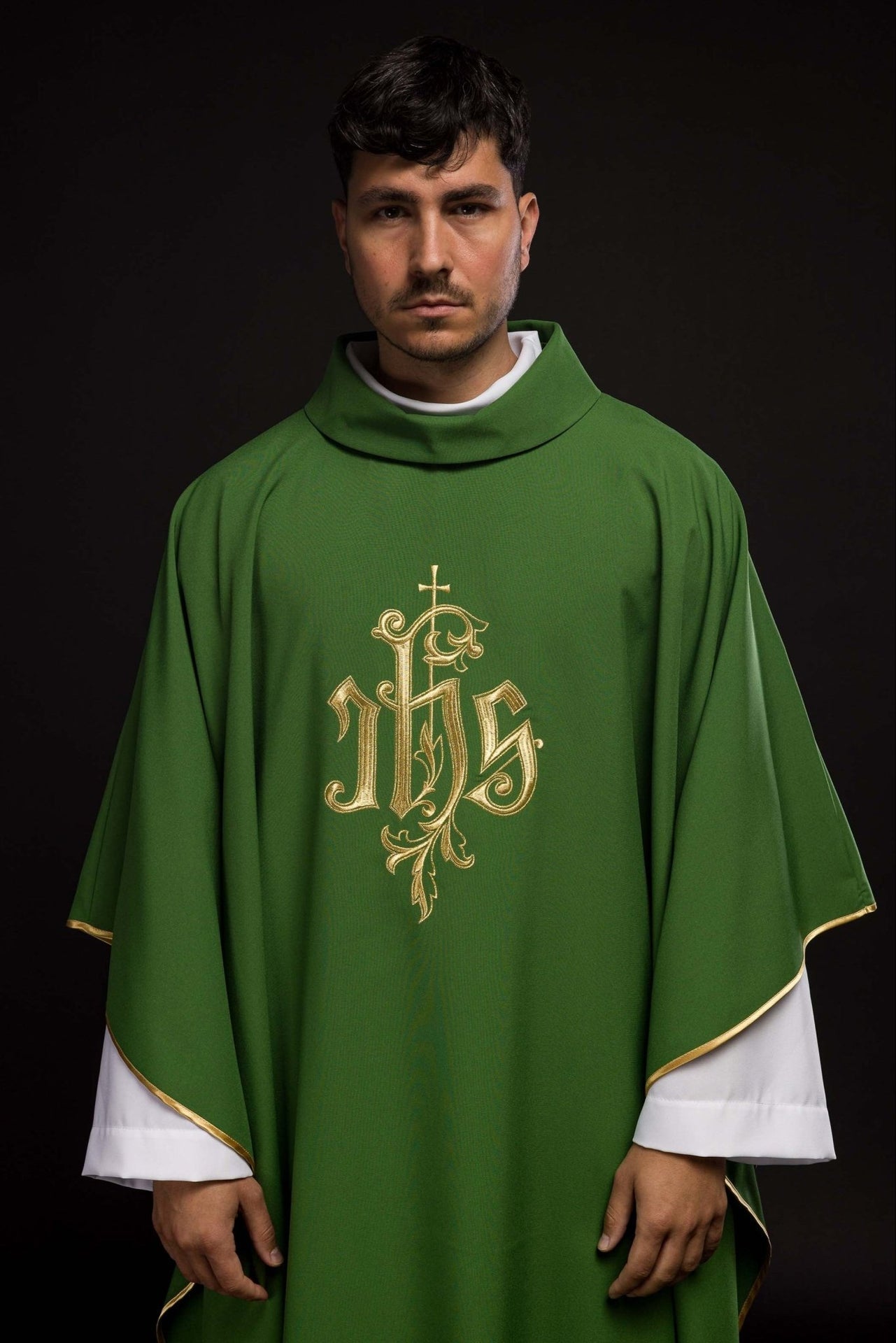 Ornat Liturgiczny Zielony z Haftem IHS Złotą Nicią - alba.pl