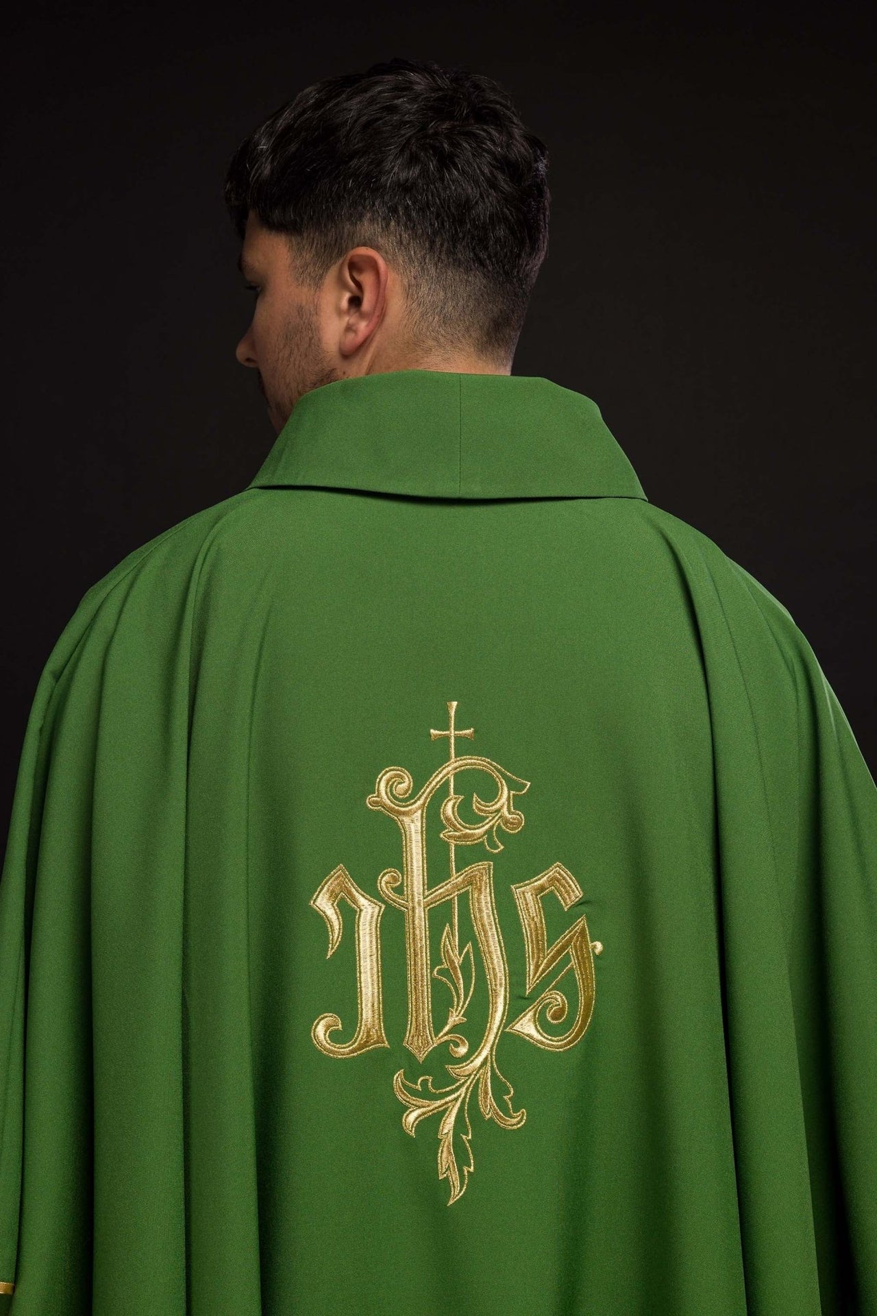 Ornat Liturgiczny Zielony z Haftem IHS Złotą Nicią - alba.pl