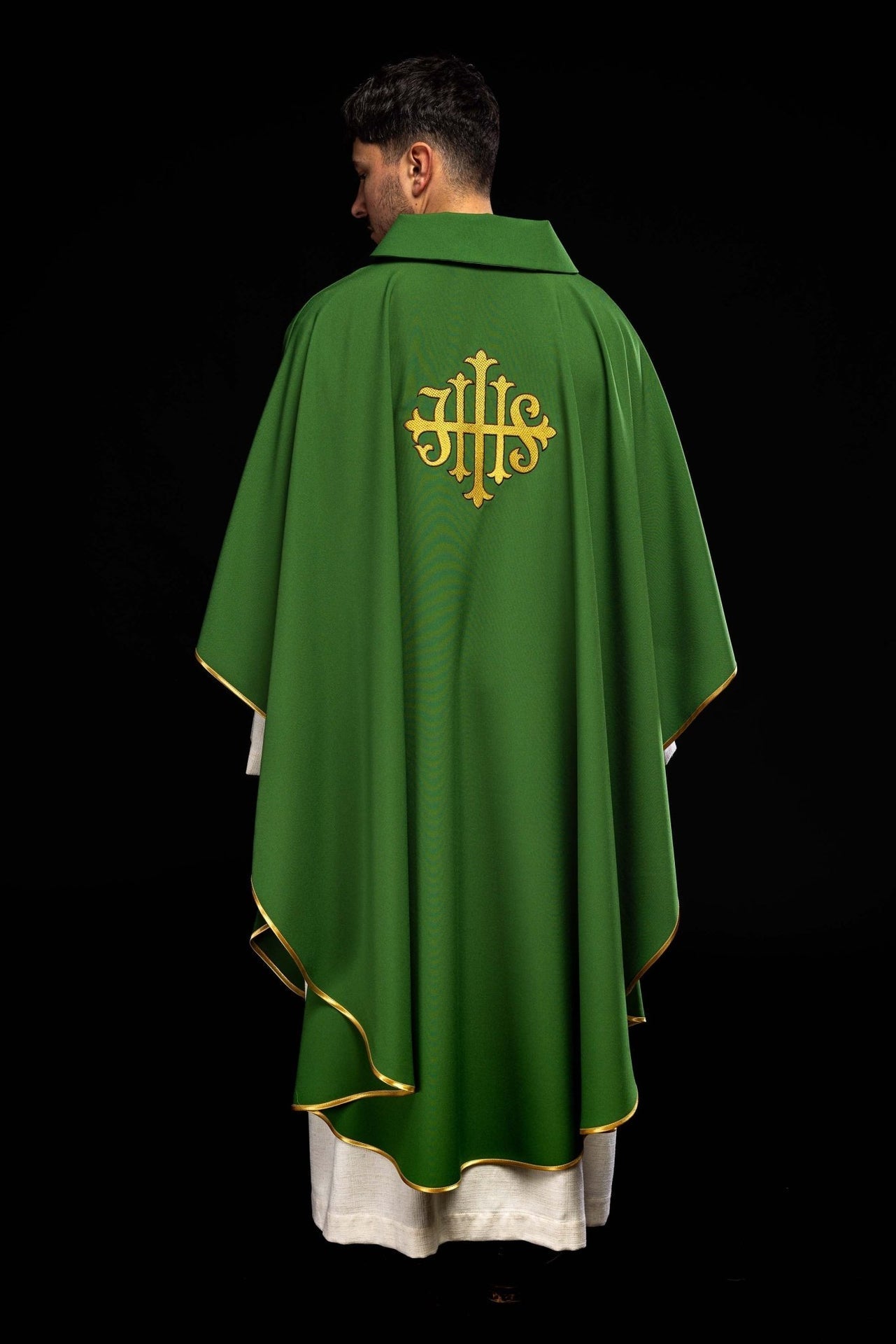 Ornat Liturgiczny Zielony z Haftem JHS i Szerokim Kołnierzem - alba.pl