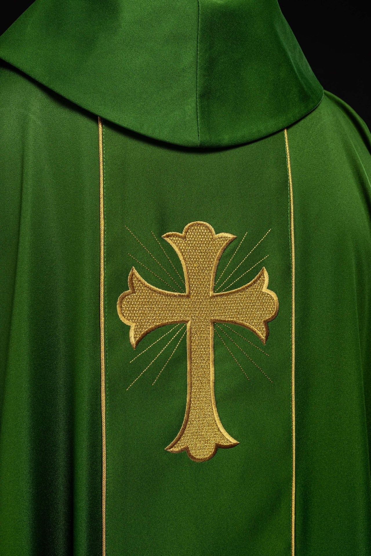Ornat Liturgiczny Zielony z Haftem Krzyża i Kłosów Eucharystycznych - alba.pl