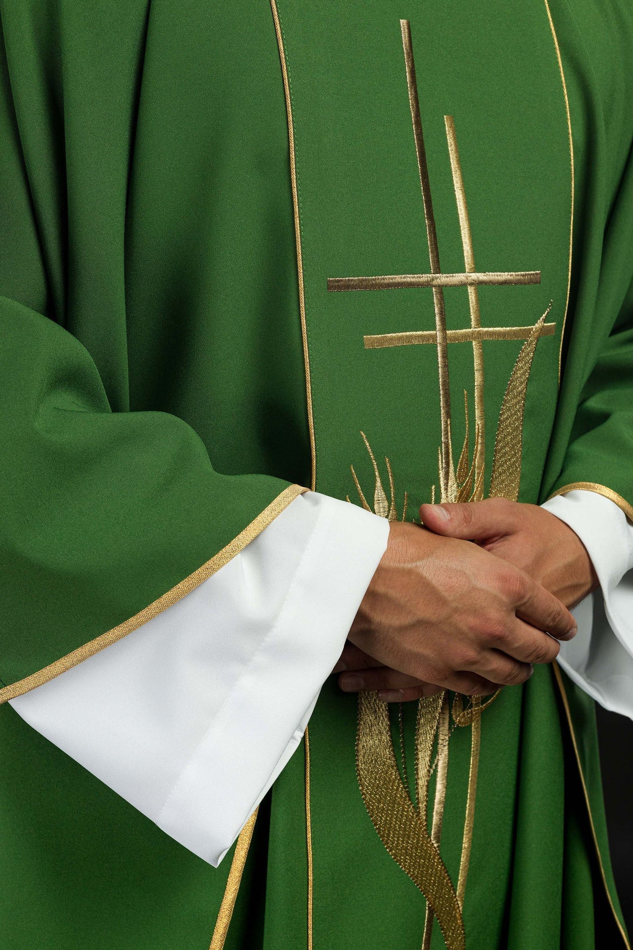 Ornat Liturgiczny Zielony z Haftem Krzyża i Kłosów Złotych - alba.pl