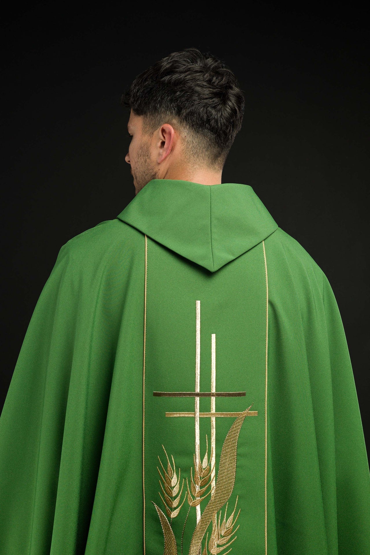 Ornat Liturgiczny Zielony z Haftem Krzyża i Kłosów Złotych - alba.pl