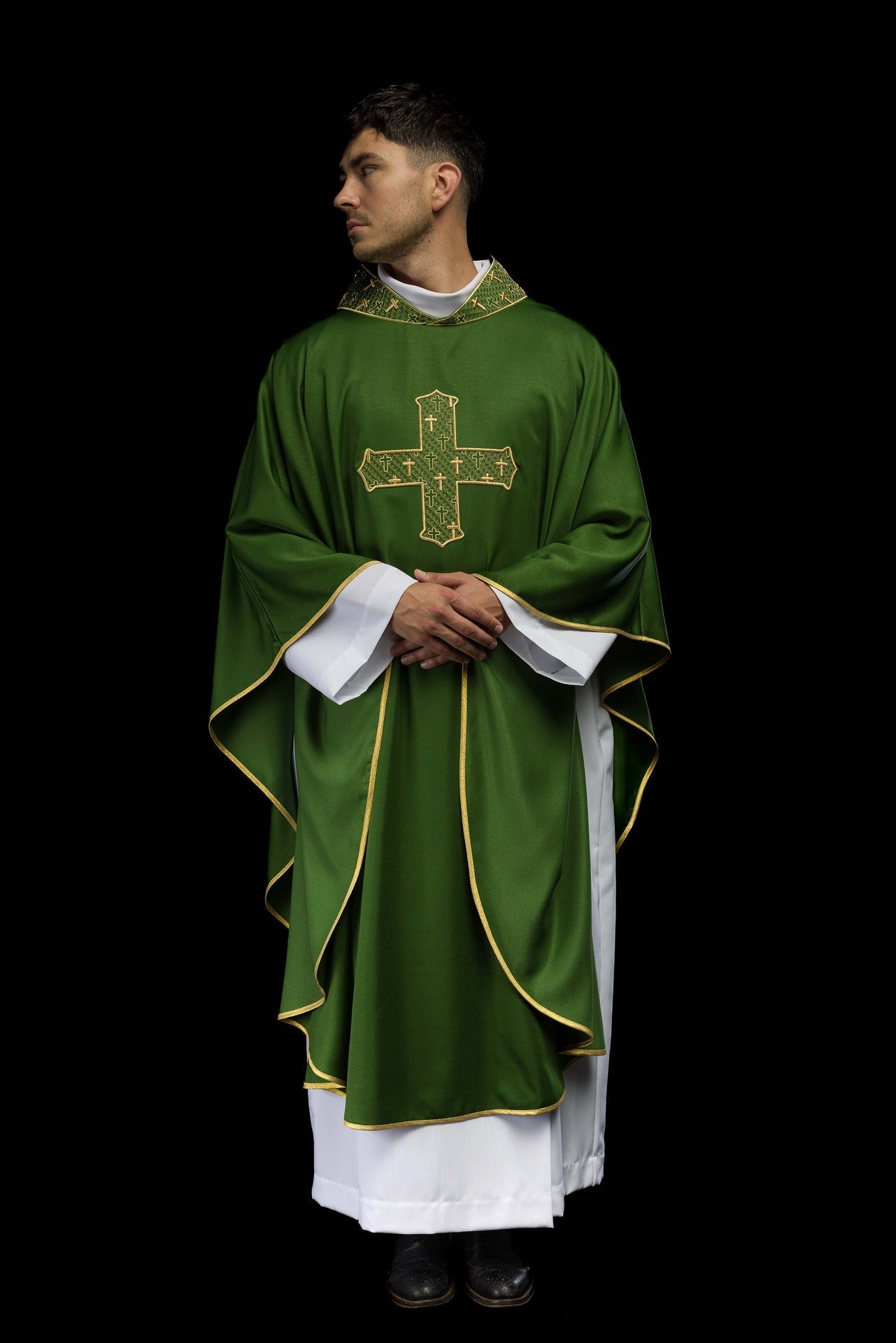 Ornat Liturgiczny Zielony z Haftowanym Krzyżem i Kołnierzem - alba.pl